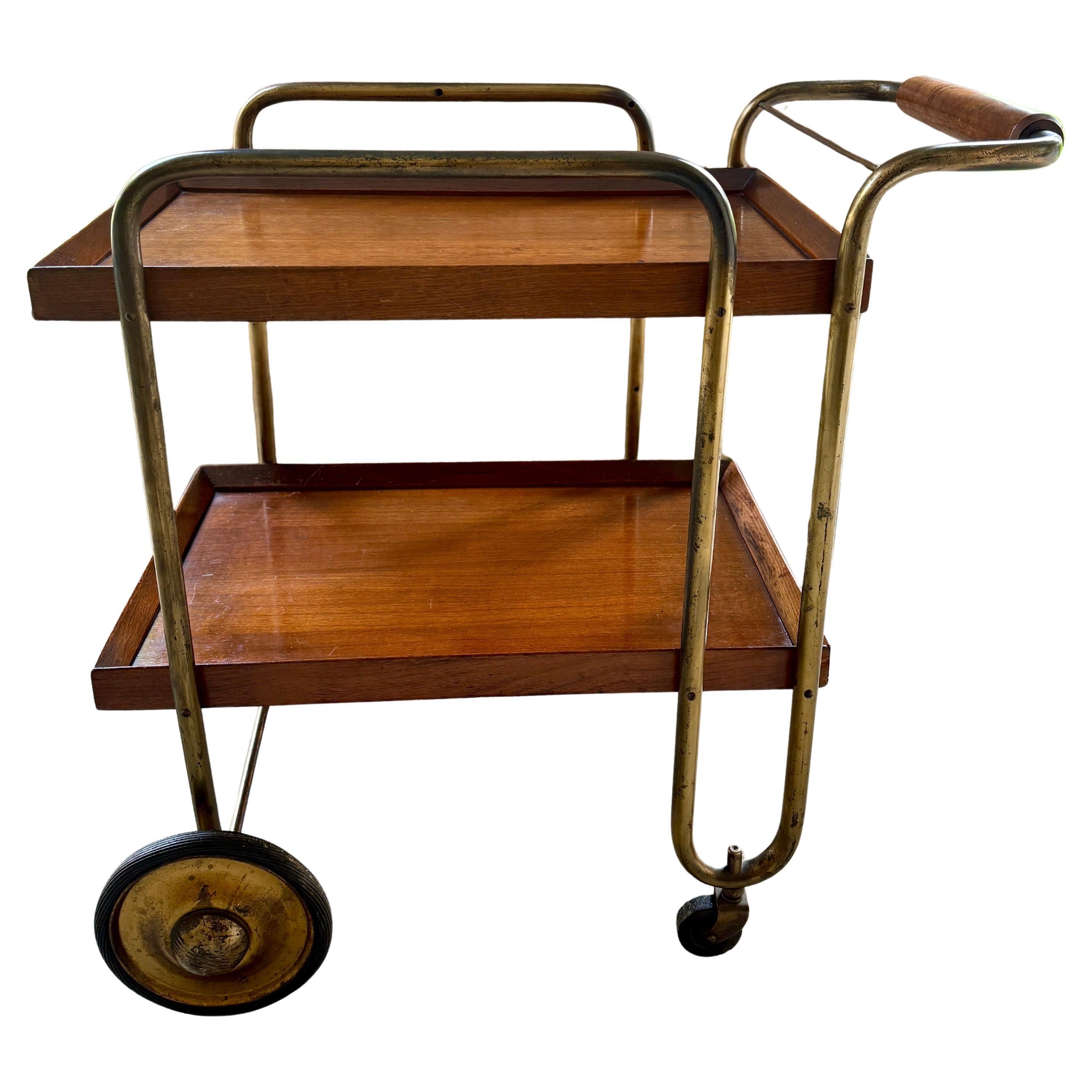Vintage Treitl-Gratz Nussbaum Zweistöckiger Servier-/Barwagen im Angebot