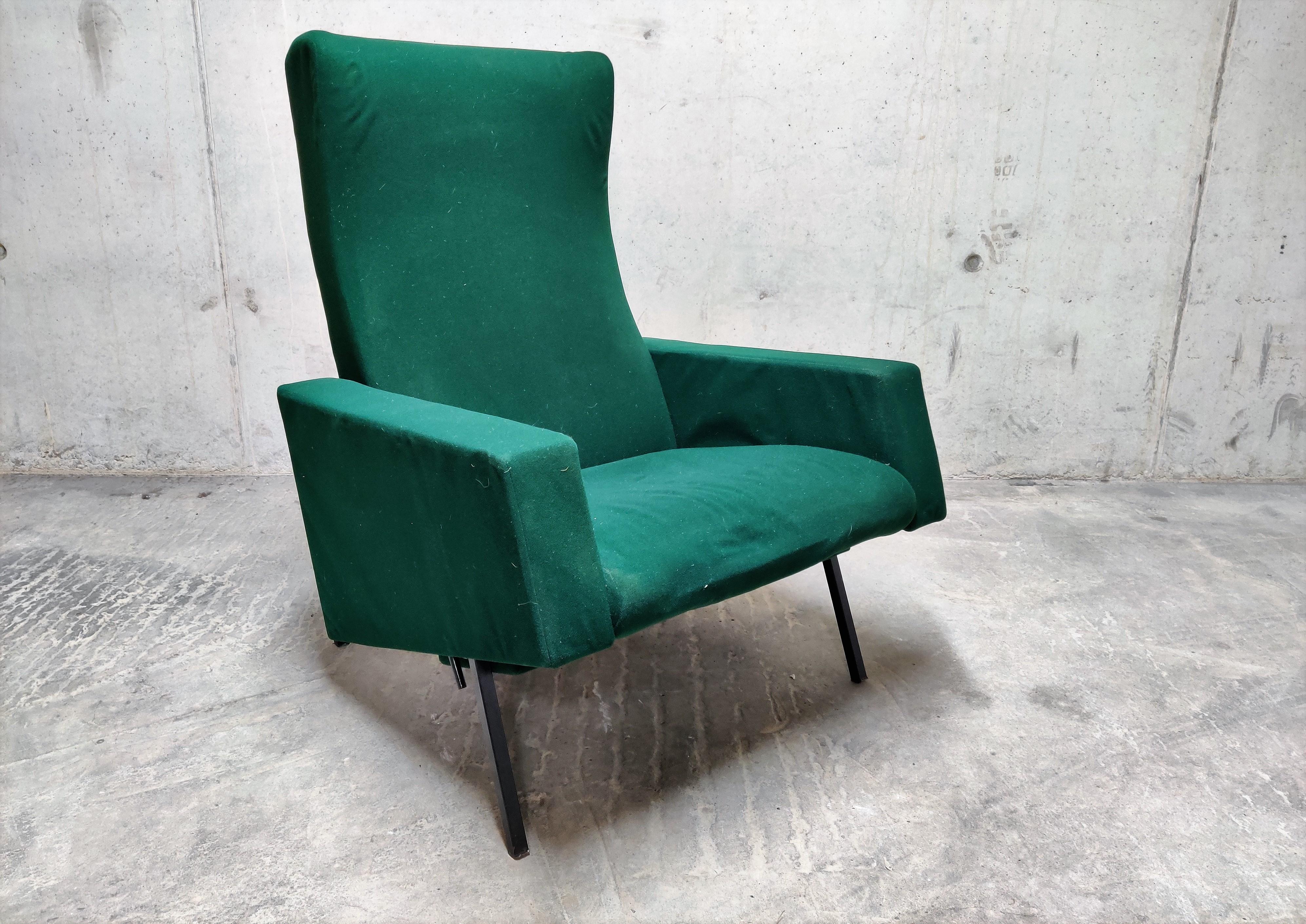 Fabric Vintage Trelax Chair by Pierre Guariche for Meurop, 1950s For Sale