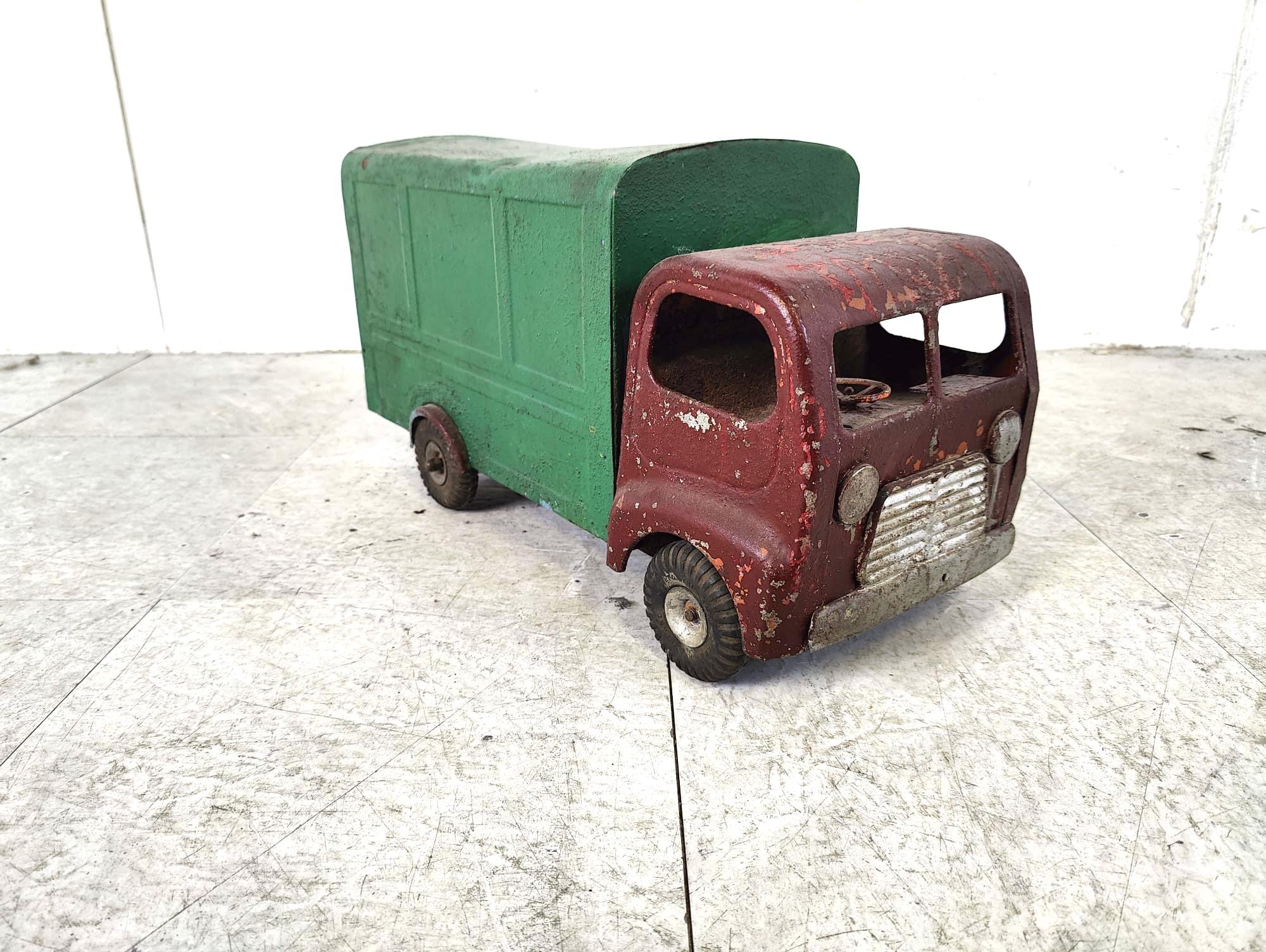 Mid-Century Modern Vintage tri-ang tin toy car, 1950s For Sale