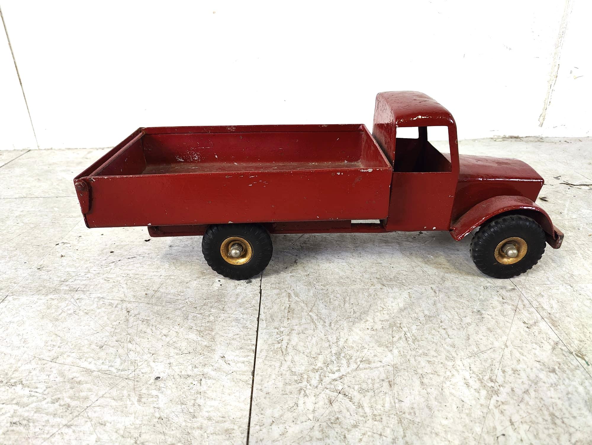 British Vintage tri-ang tin toy car, 1950s For Sale