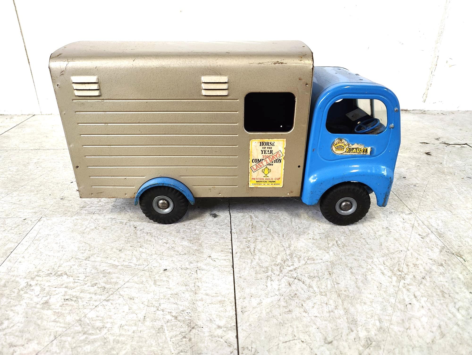 Metallo Automobile di latta Tri-ang Toys d'epoca, anni '50 in vendita
