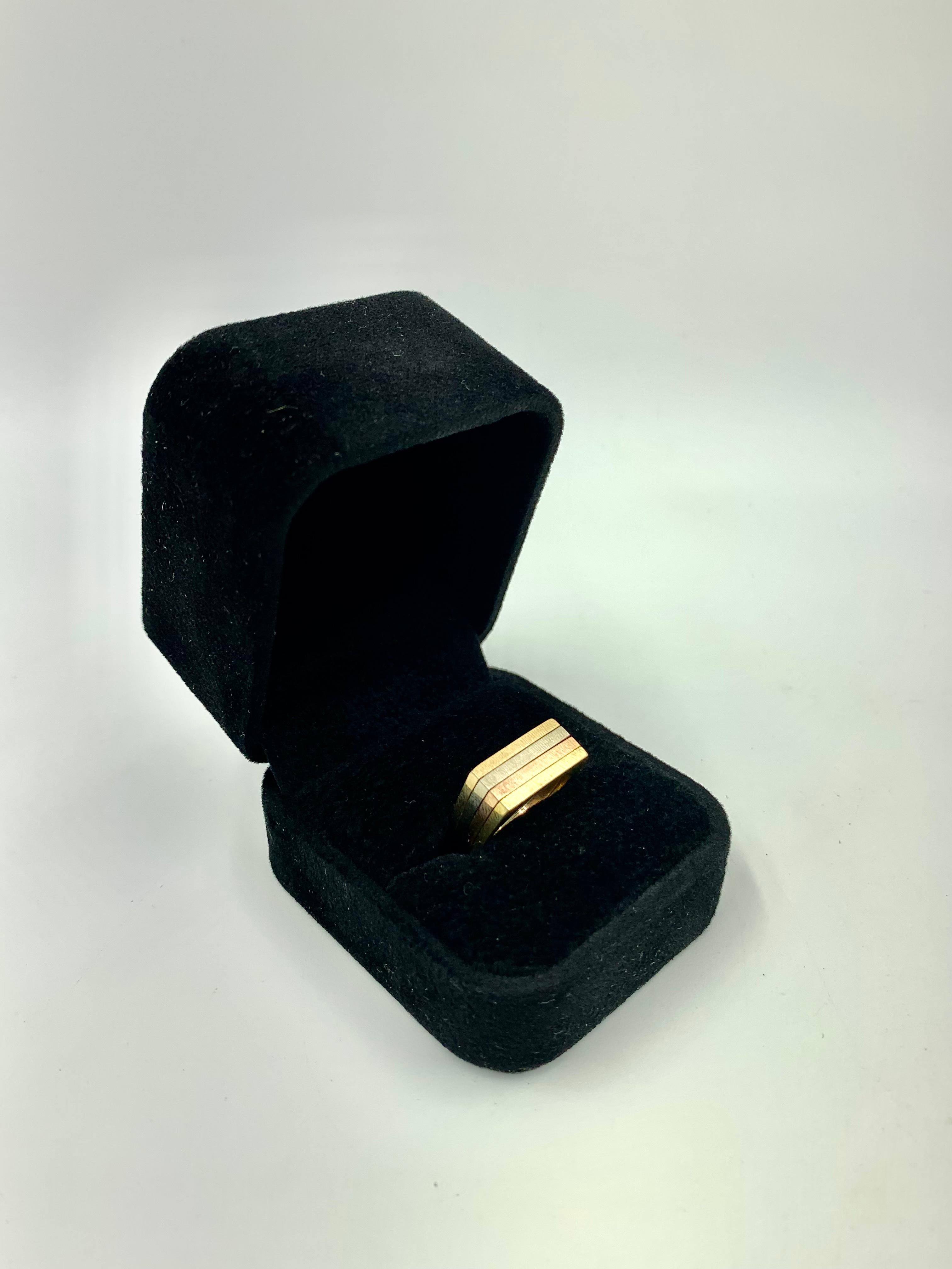 Estate Tri-Color Rose, White and Yellow 14K Gold Tiered Signet Ring For Sale 5