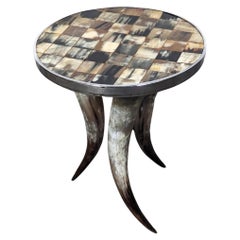 Table d'appoint vintage à trois pieds en corne avec plateau en carrelage, c1990s