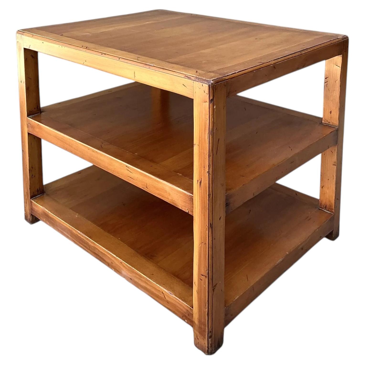 Table à trois niveaux vintage