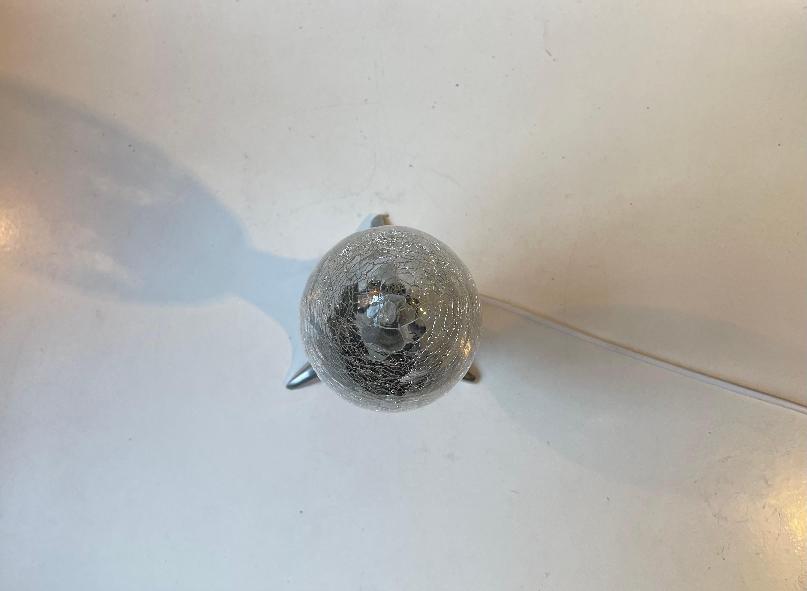 20th Century Vintage Tri-stand Table Lamp with Craquelé Glass Egg Shade For Sale