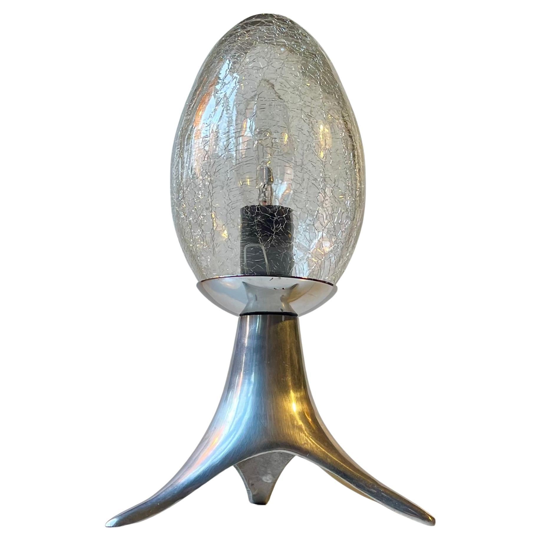 Lampada da tavolo d'epoca a tre steli con paralume a uovo in vetro craquelé