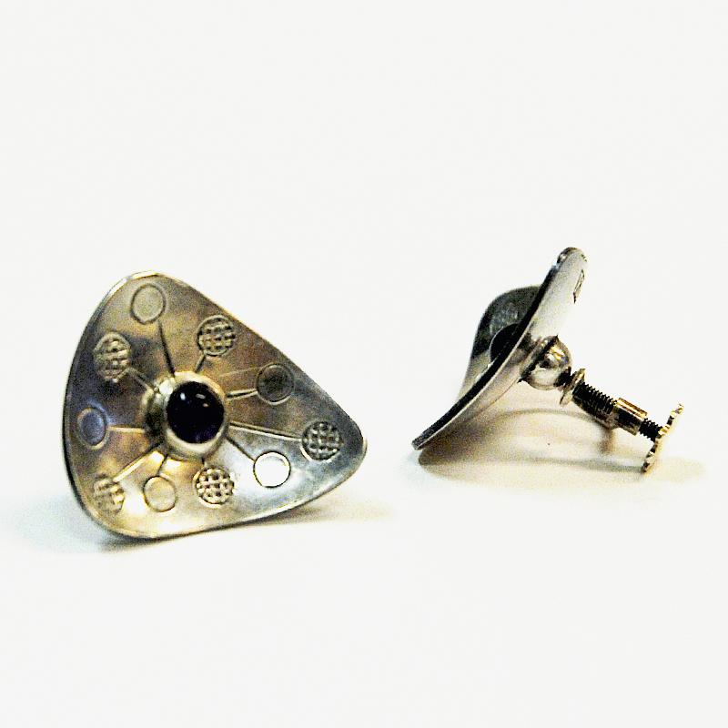 Scandinave moderne Rey Urban Boucles d'oreilles vintage en argent en forme de triangle, Suède, 1957 en vente