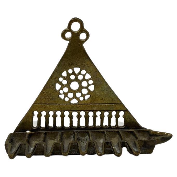 Hanukkah Menorah - Menorah triangulaire vintage