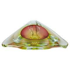 Bol d'appoint triangulaire vintage en verre de Murano rouge, vert et jaune