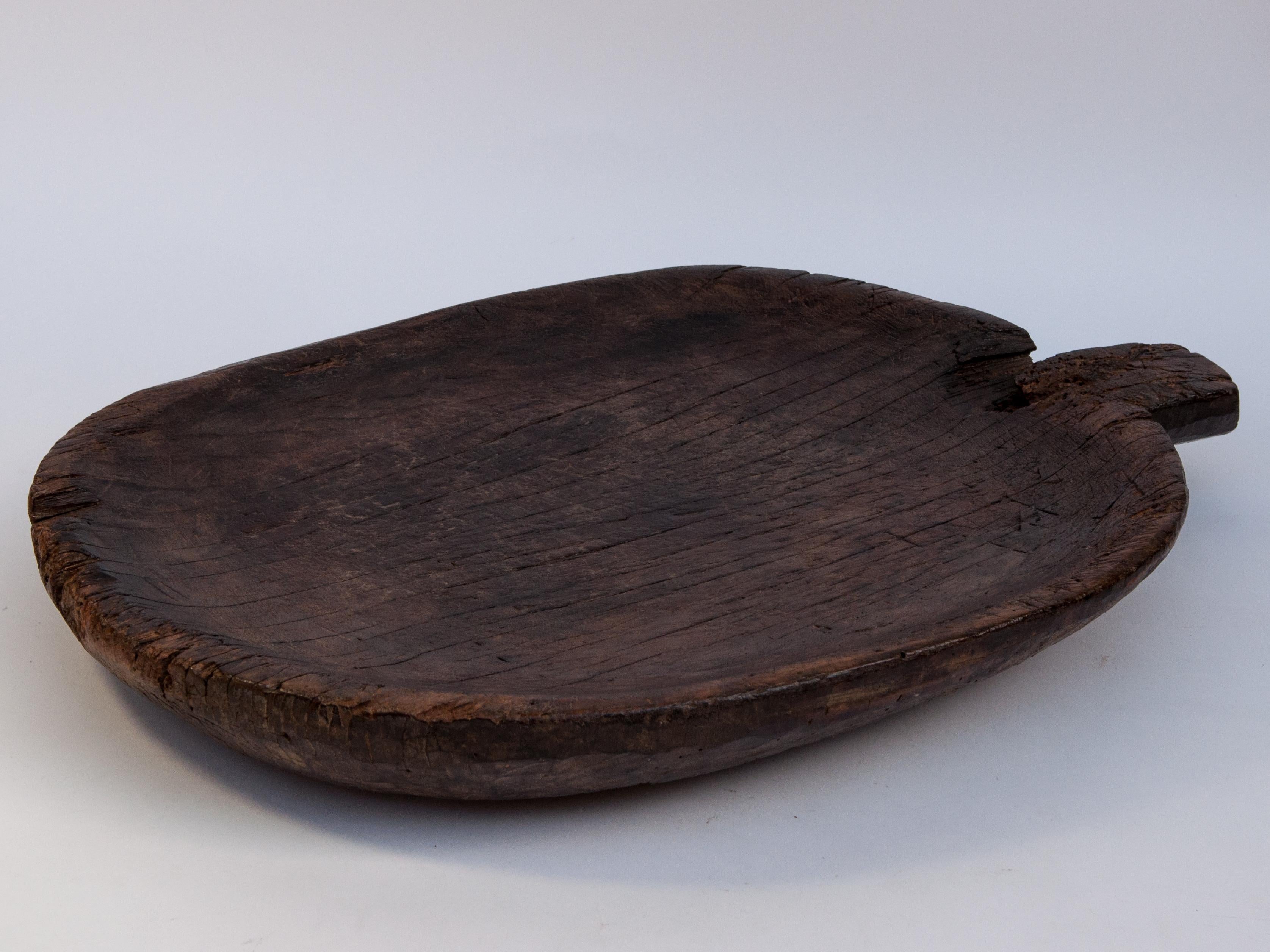 Vintage Tribal Flat Wooden Tray Large, from Nagaland, Early to Mid-20th Century. 3