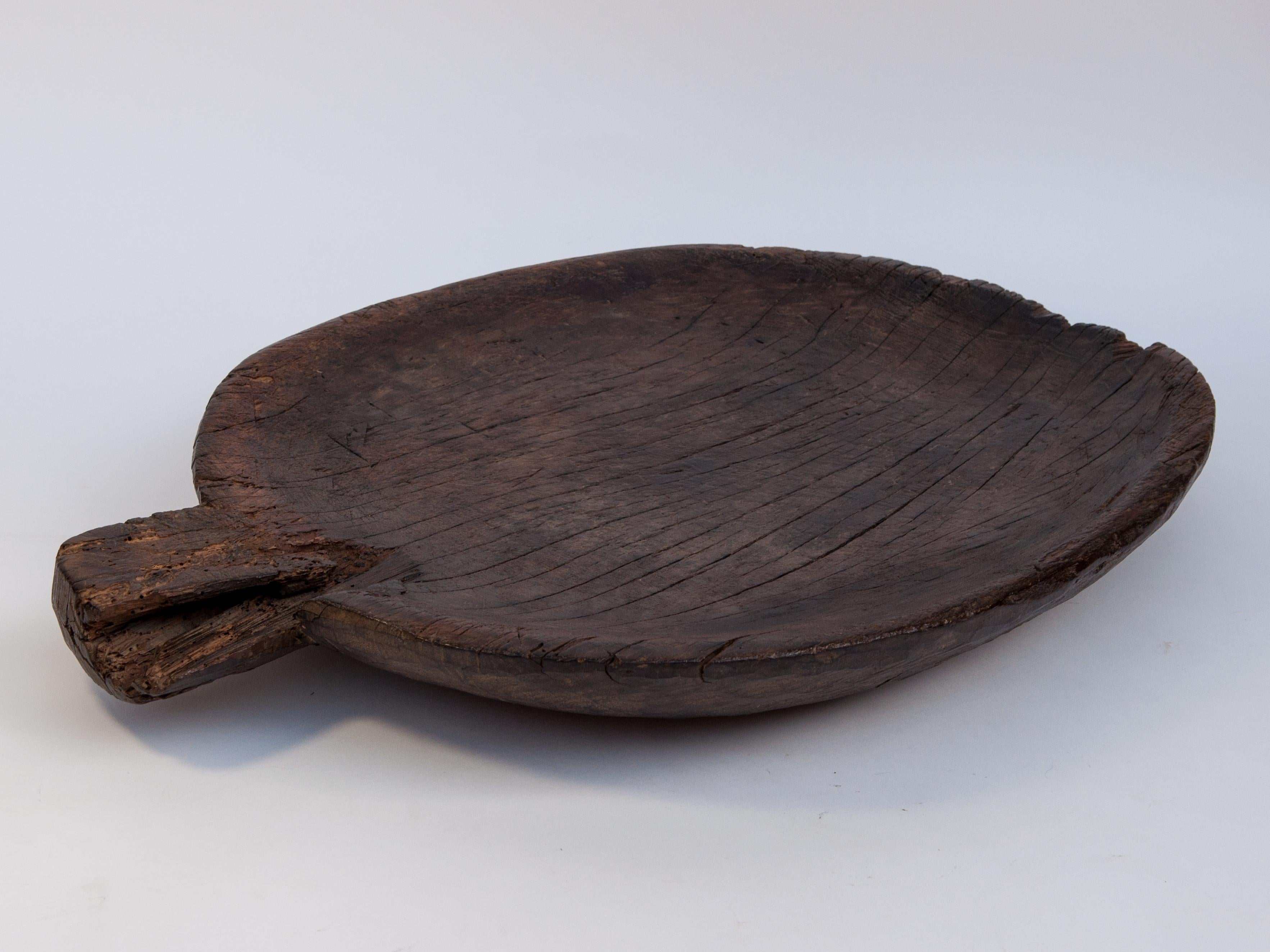 Vintage Tribal Flat Wooden Tray Large, from Nagaland, Early to Mid-20th Century. 7
