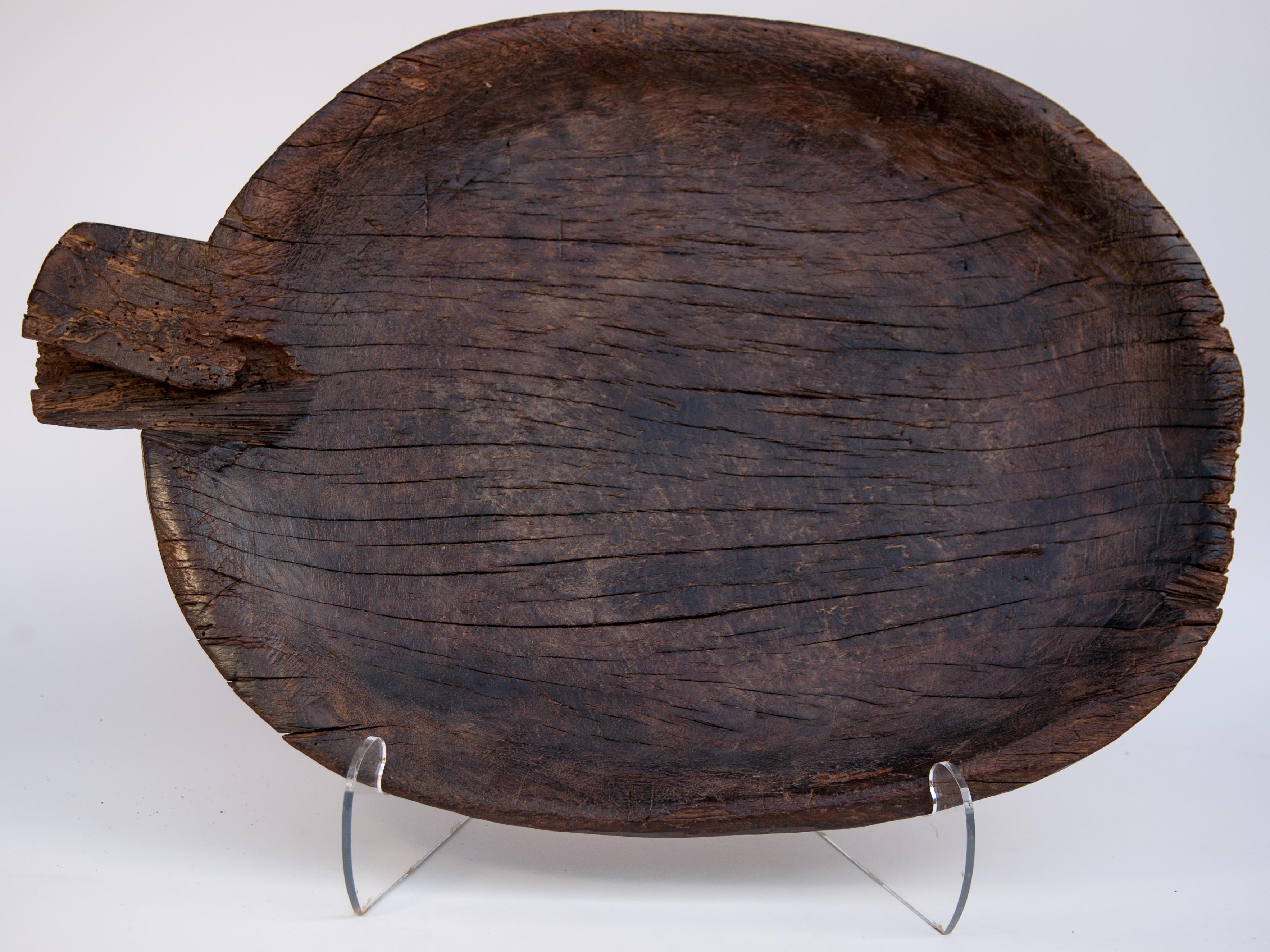 Vintage Tribal Flat Wooden Tray Large, from Nagaland, Early to Mid-20th Century. 11