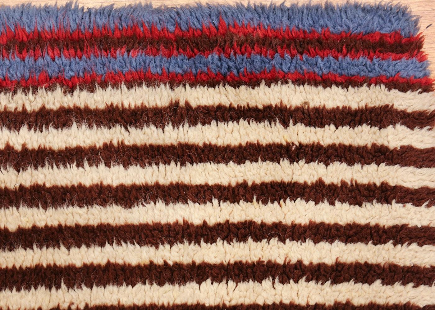 Hand-Knotted Vintage Tribal Geometric Native American Navajo Design Rug. Size: 3' 9