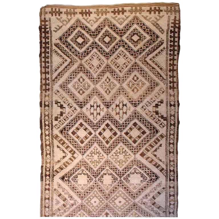 Vintage Tribal Hand Knotted Moroccan Rug For Sale