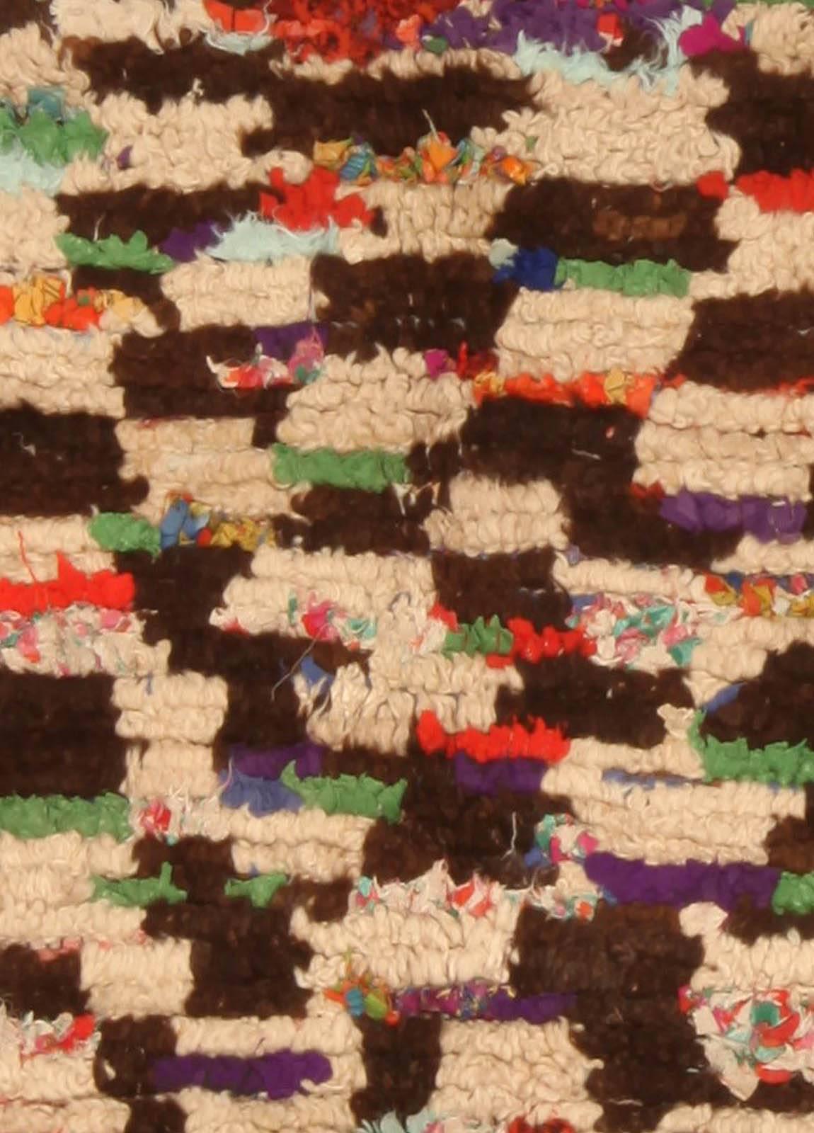 Vintage tribal colorful Moroccan handwoven rug
Size: 4'4