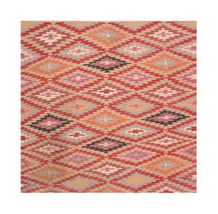 Tappeto tribale Kilim vintage con motivi geometrici rossi, arancioni e blu