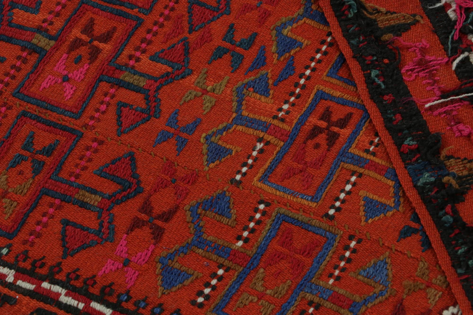 Vintage Stammeskunst-Kelim-Teppich in Rot mit polychromen Mustern von Rug & Kilim (Wolle) im Angebot