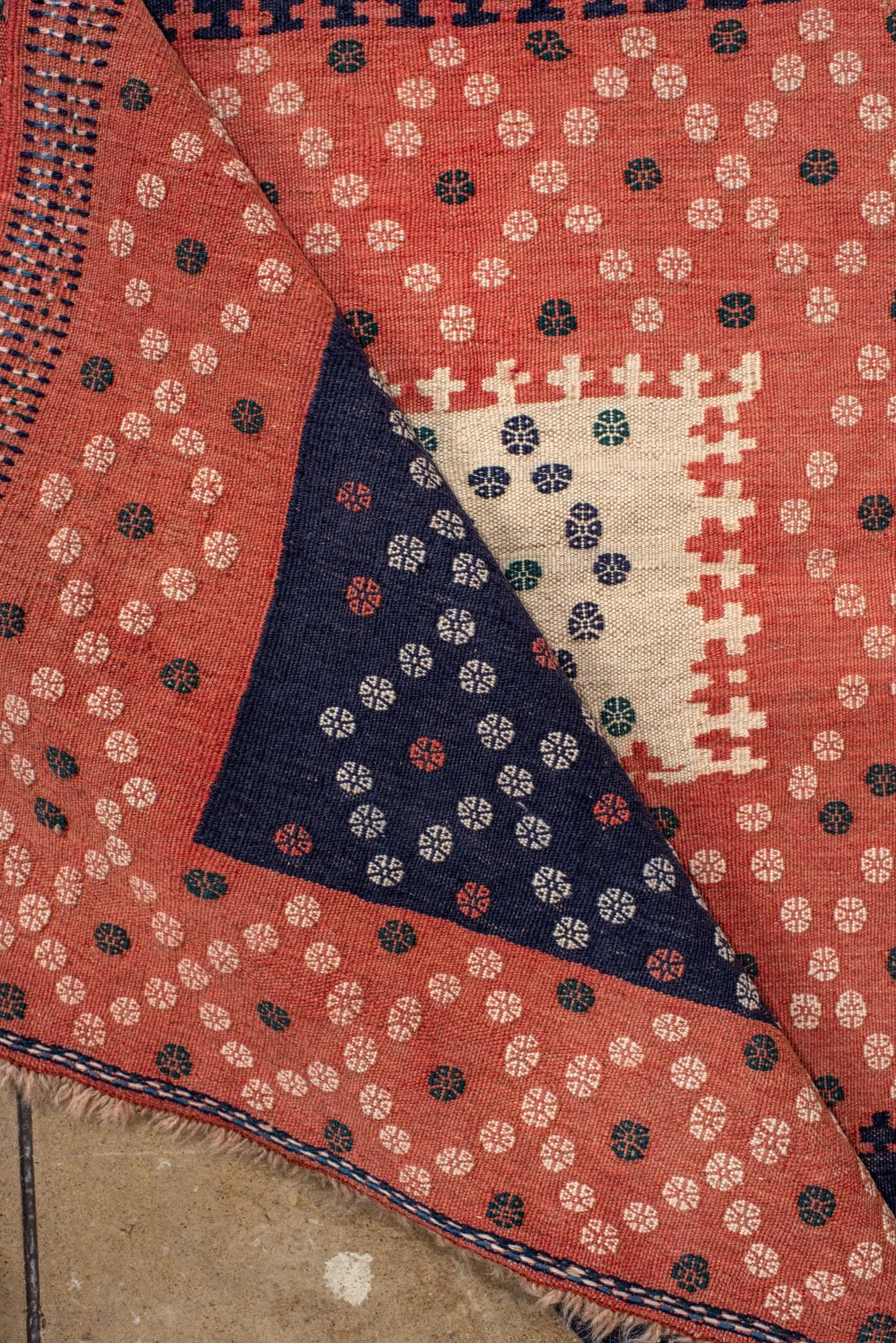 Lana Kilim tribale vintage con motivo geometrico a medaglioni in vendita
