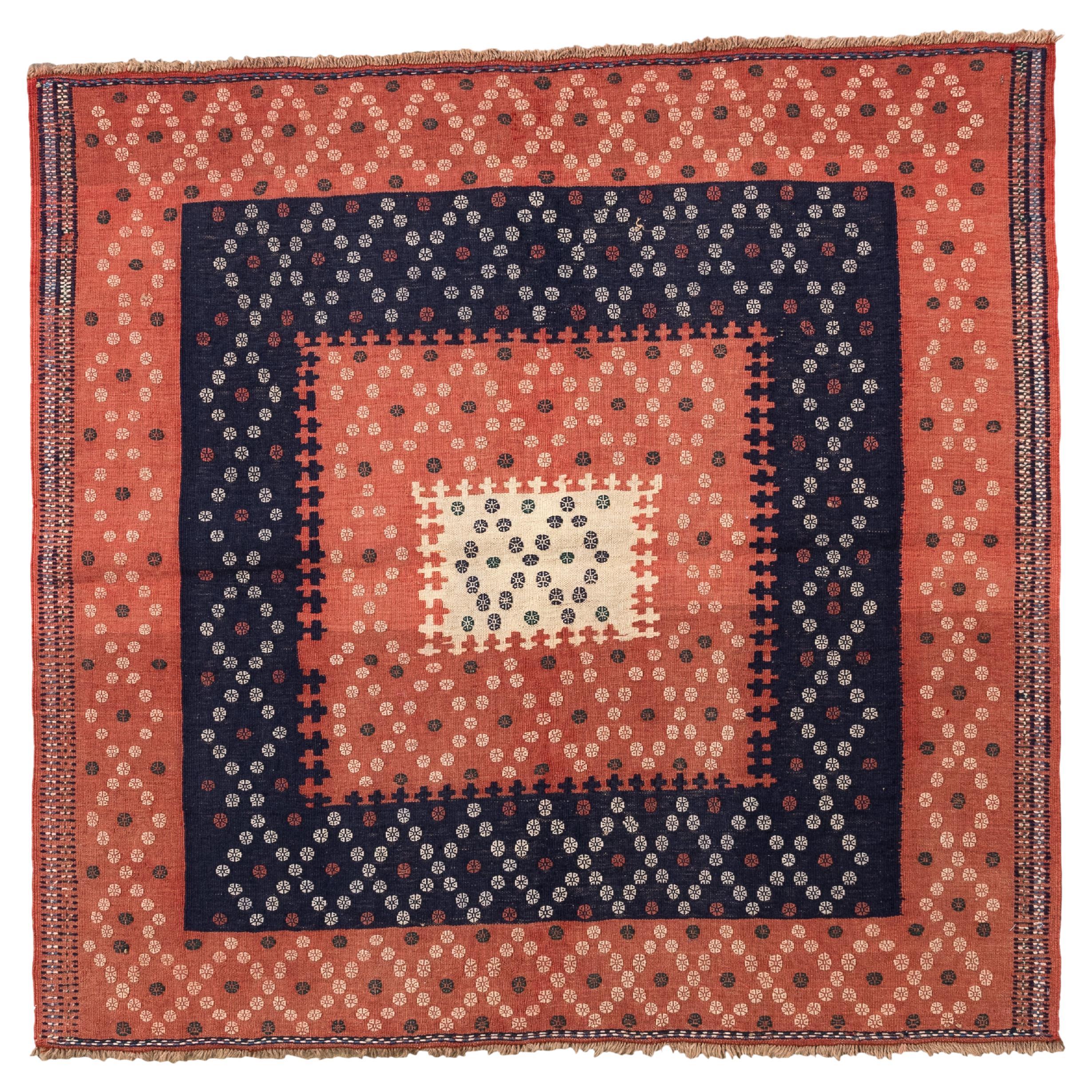 Kilim tribale vintage con motivo geometrico a medaglioni in vendita