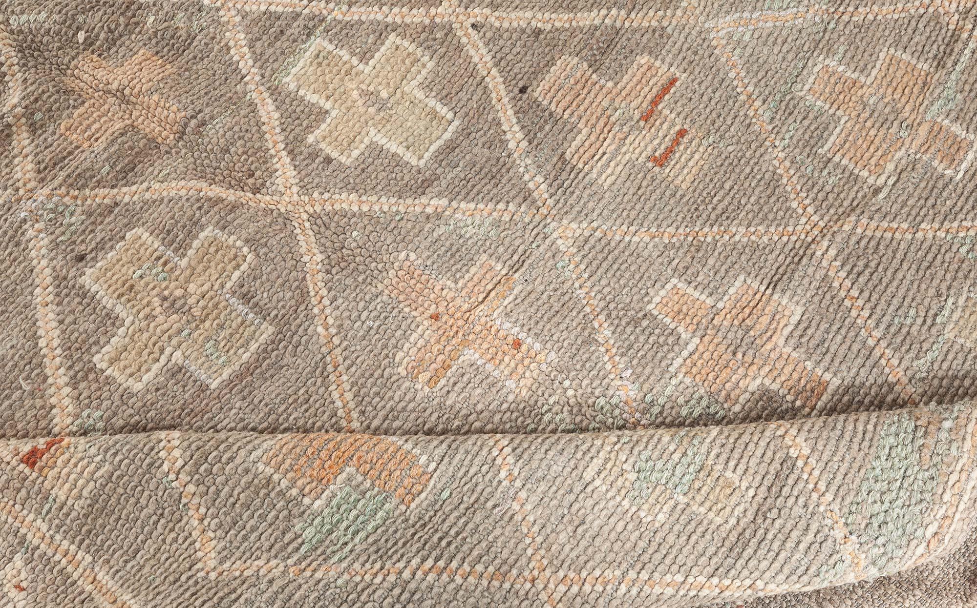 Vintage Tribal Moroccan Green Handmade Wool Rug
Size: 5'9