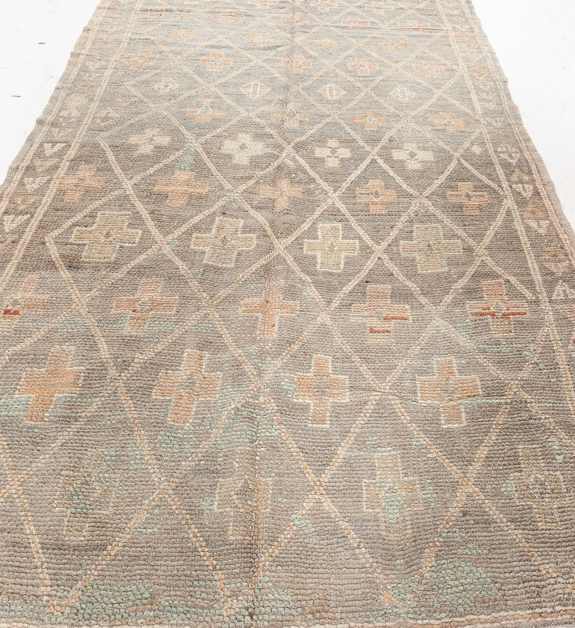 Vintage Tribal Moroccan Handmade Wool Rug In Good Condition For Sale In New York, NY