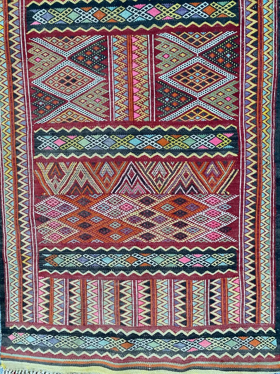 Bobyrug’s Vintage Tribal Moroccan Kilim Runner In Good Condition For Sale In Saint Ouen, FR