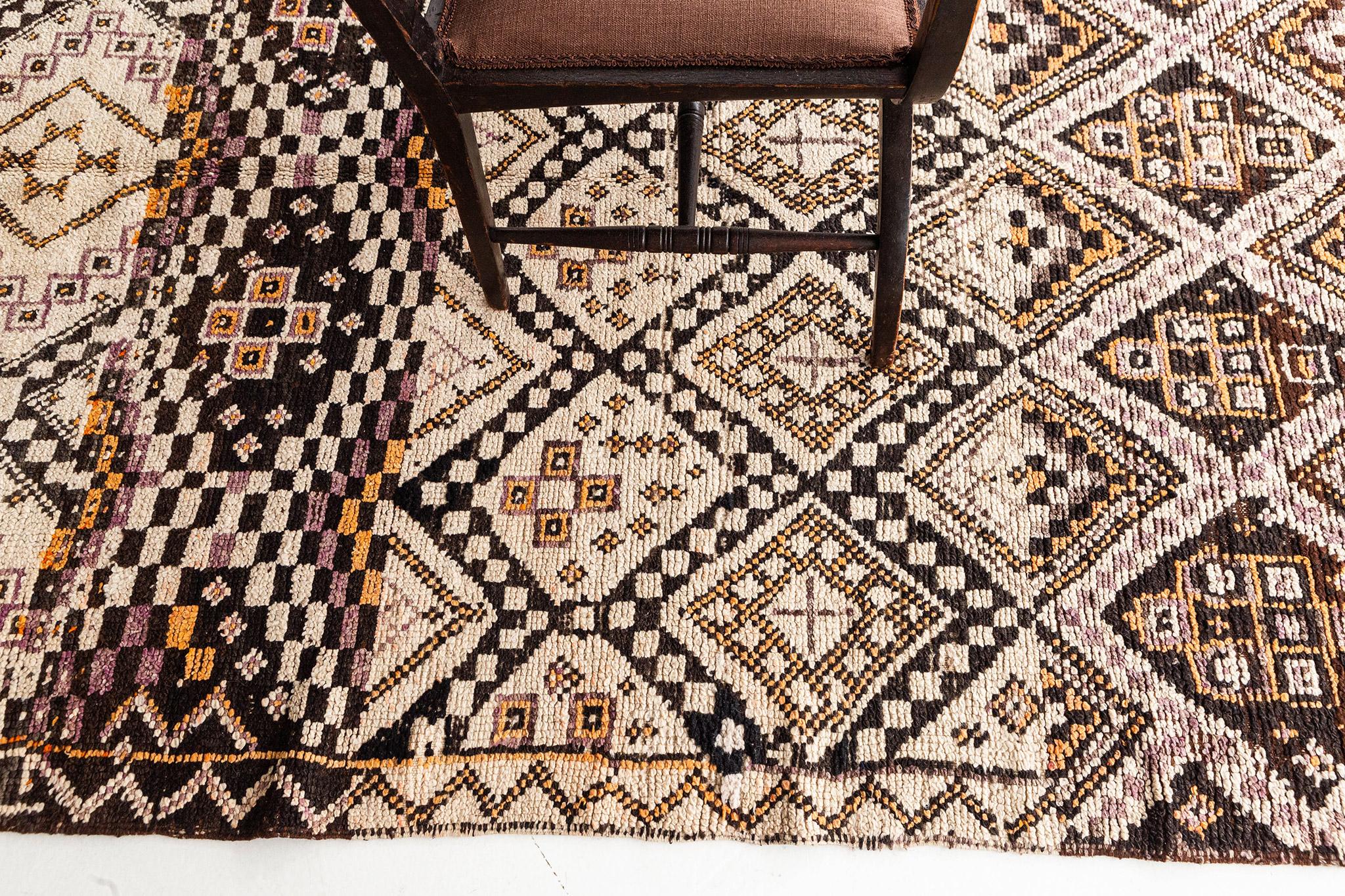 Marokkanischer Stammeskunst-Teppich Azilal Tribe, Vintage im Angebot 2
