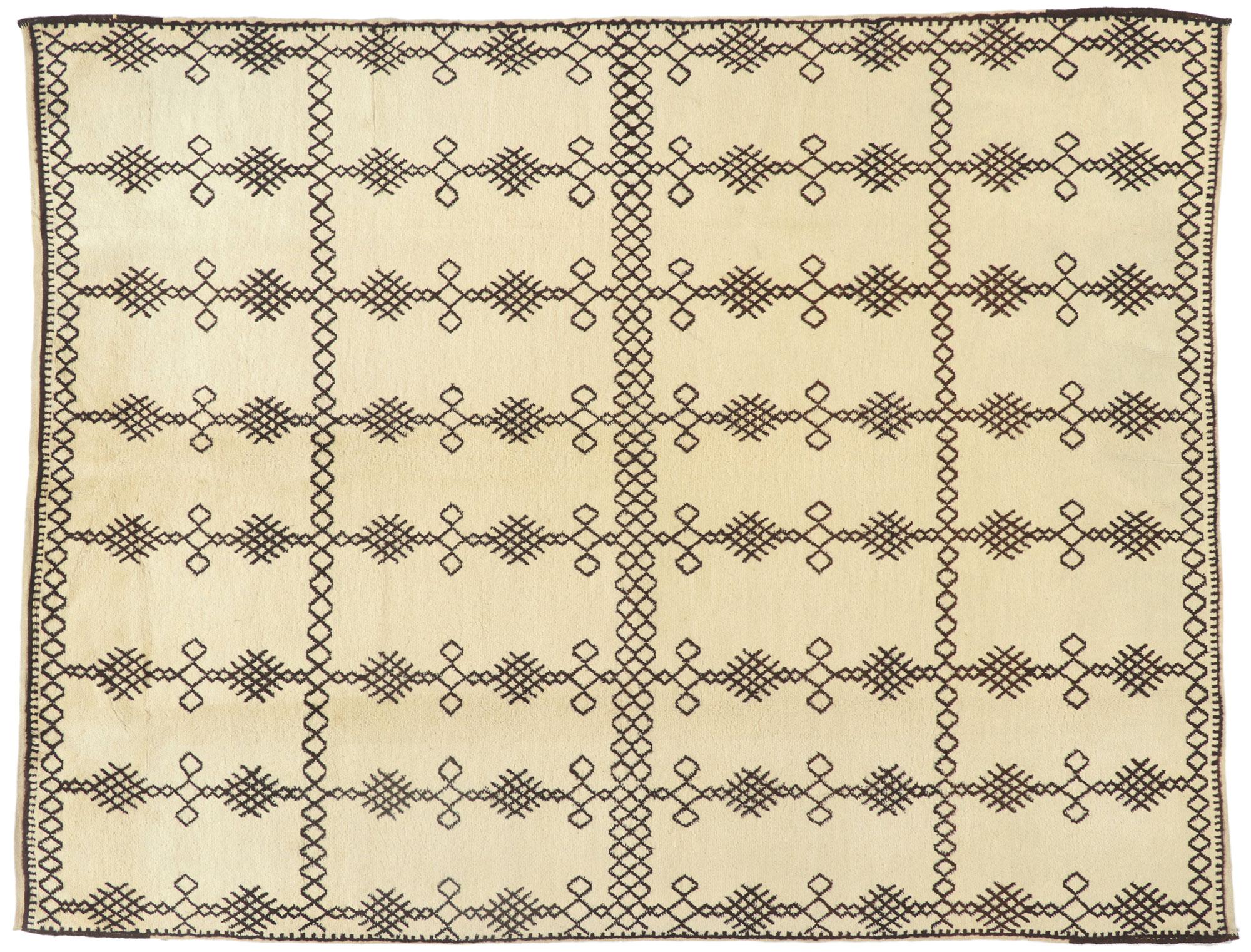 74168 Vintage Berber Moroccan Rug, 08'04 X 10'07. 
Emanating nomadic charm with incredible detail and texture, this hand knotted wool vintage Moroccan rug is a captivating vision of woven beauty. The allover pattern and neutral colorway woven into
