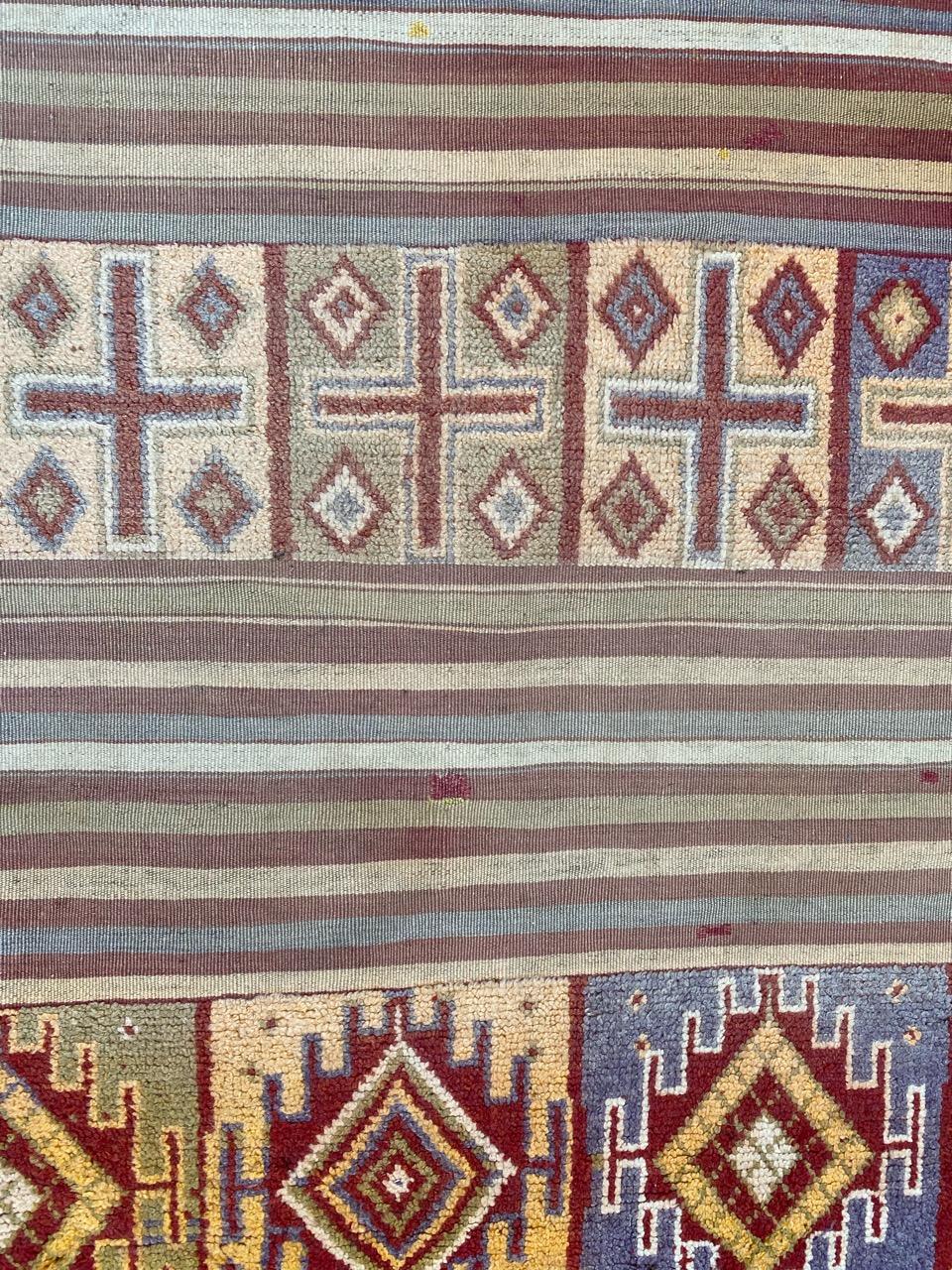 Bobyrug’s pretty Vintage Tribal Moroccan Rug In Fair Condition For Sale In Saint Ouen, FR