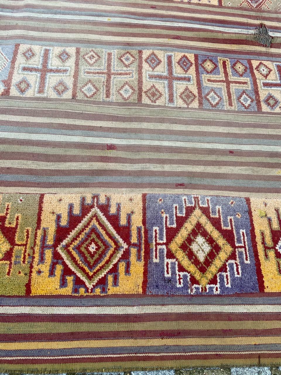 Le joli tapis marocain tribal vintage de Bobyrug État moyen - En vente à Saint Ouen, FR