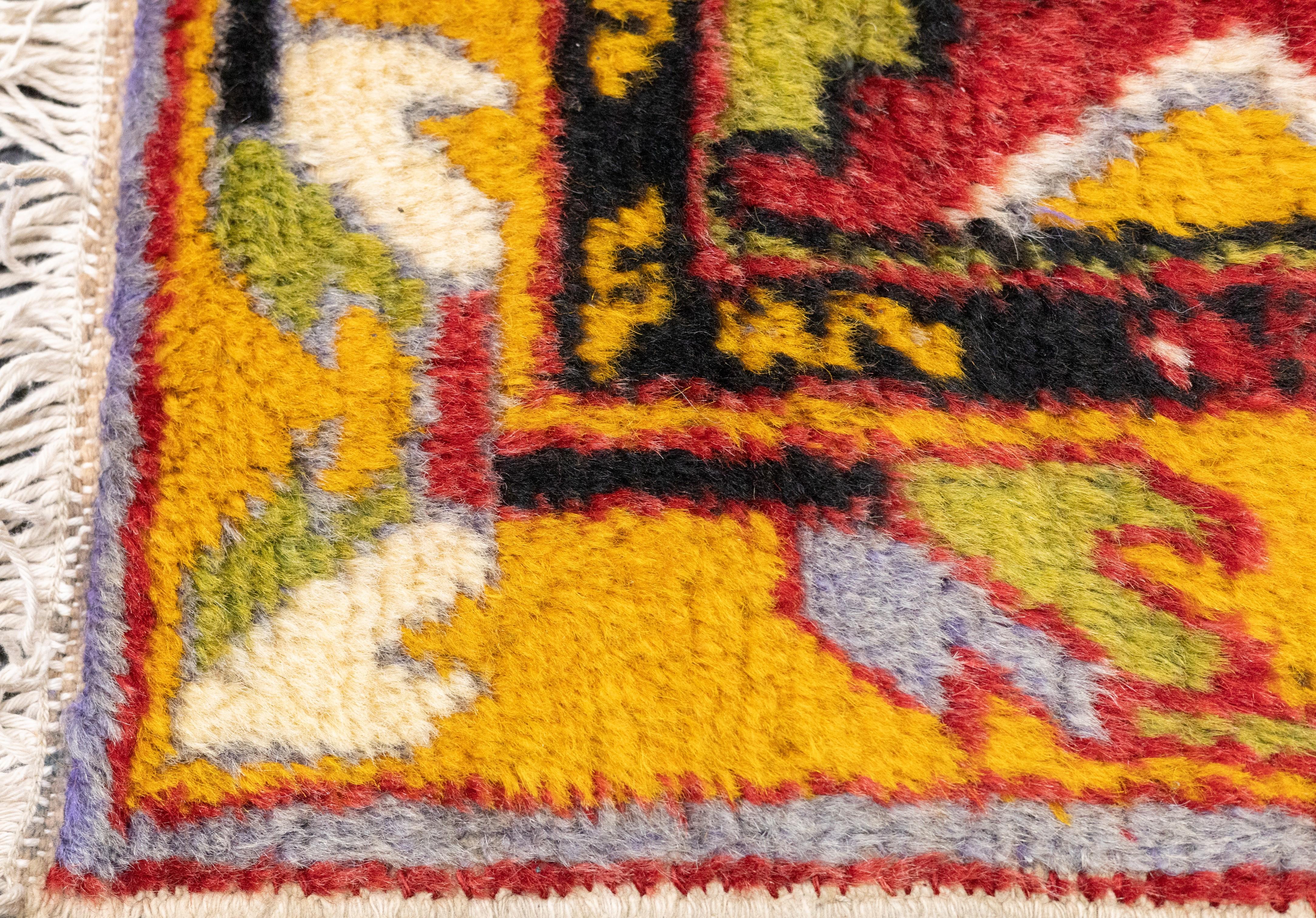 Alfombra Tribal Vintage 2'6'' x 5'2'' en Bueno estado para la venta en New York, NY