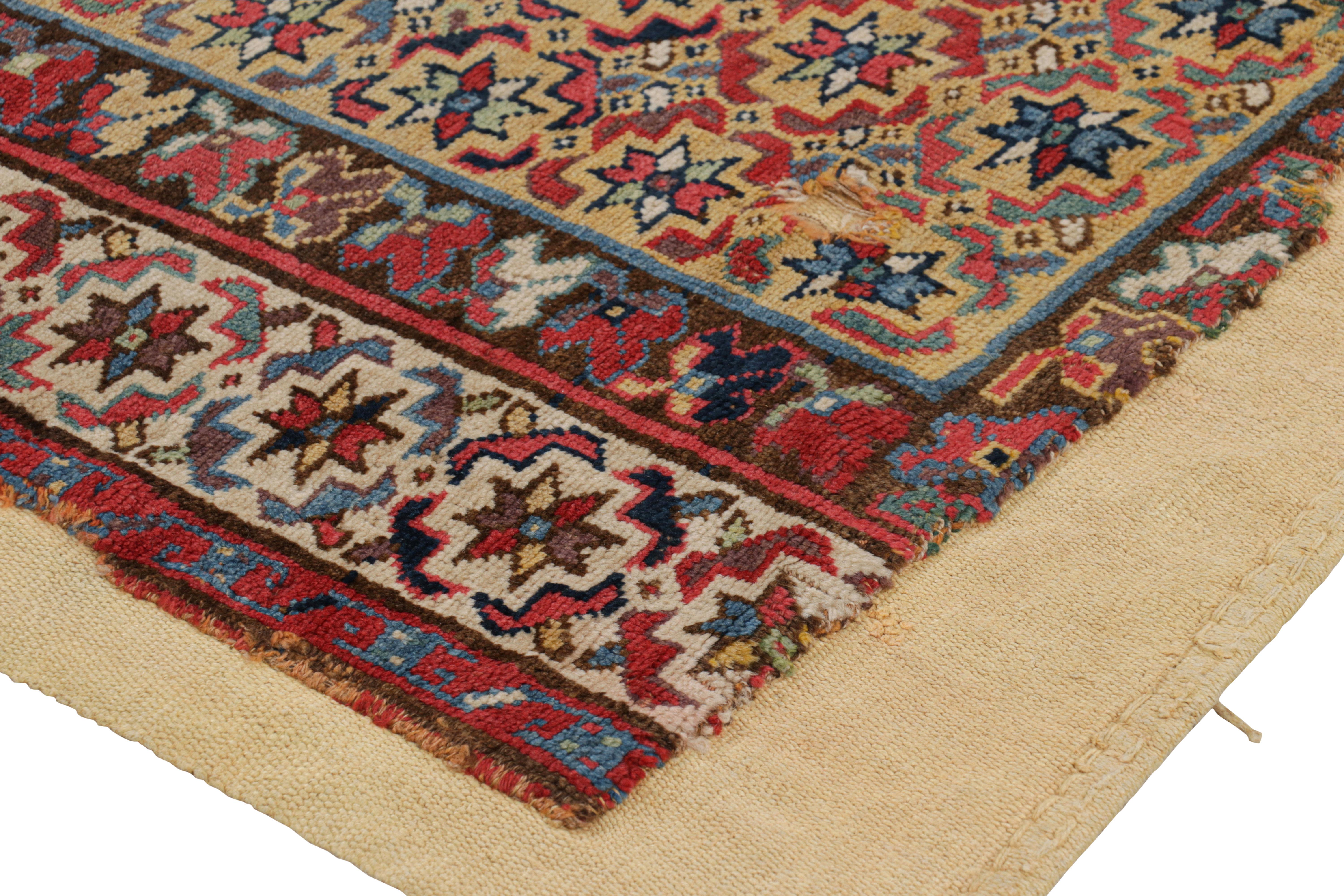Turc Fragment de tapis tribal vintage superposé avec support en tissu plat - Rug & Kilim en vente