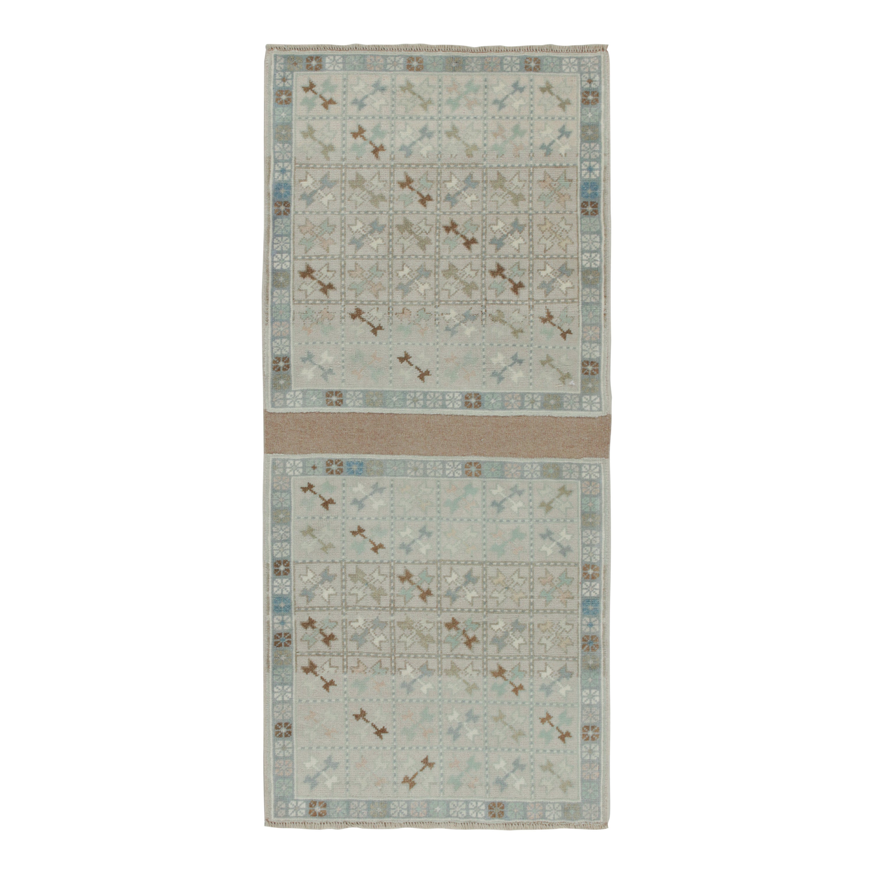 Vintage Stammeskunst-Teppich in Grau mit geometrischen Mustern in Beige und Blau von Rug & Kilim im Angebot