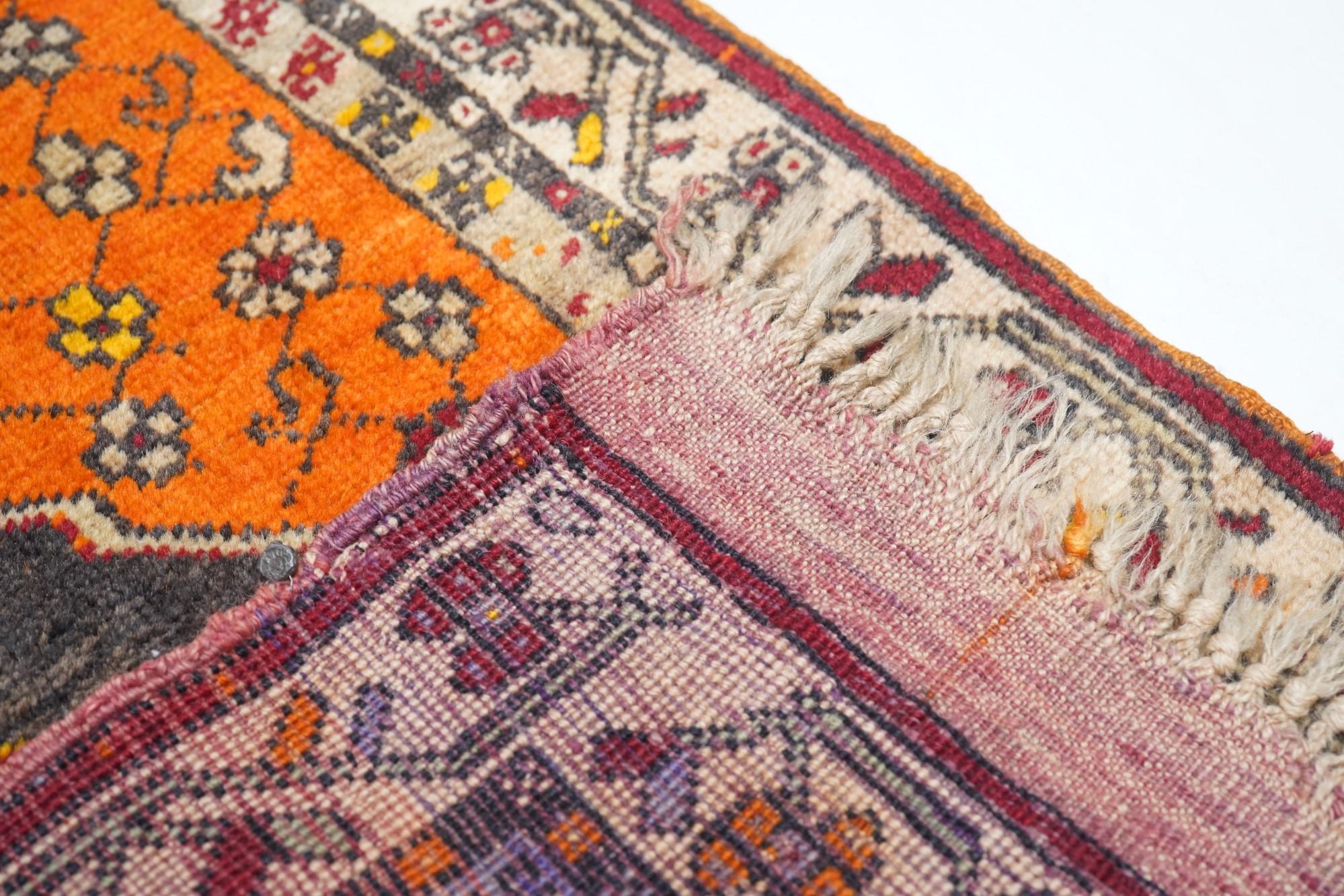 Tapis de couloir tribal vintage 3'6'' x 10'7'' en vente 3
