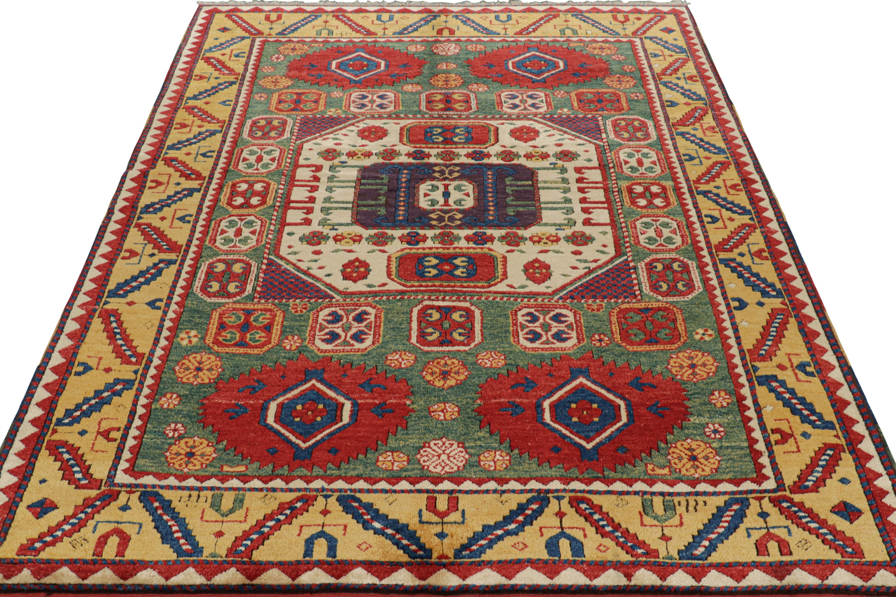 Vintage Stammeskunst-Läufer in Grün mit bunten Medaillons  Rug & Kilim (Handgeknüpft) im Angebot