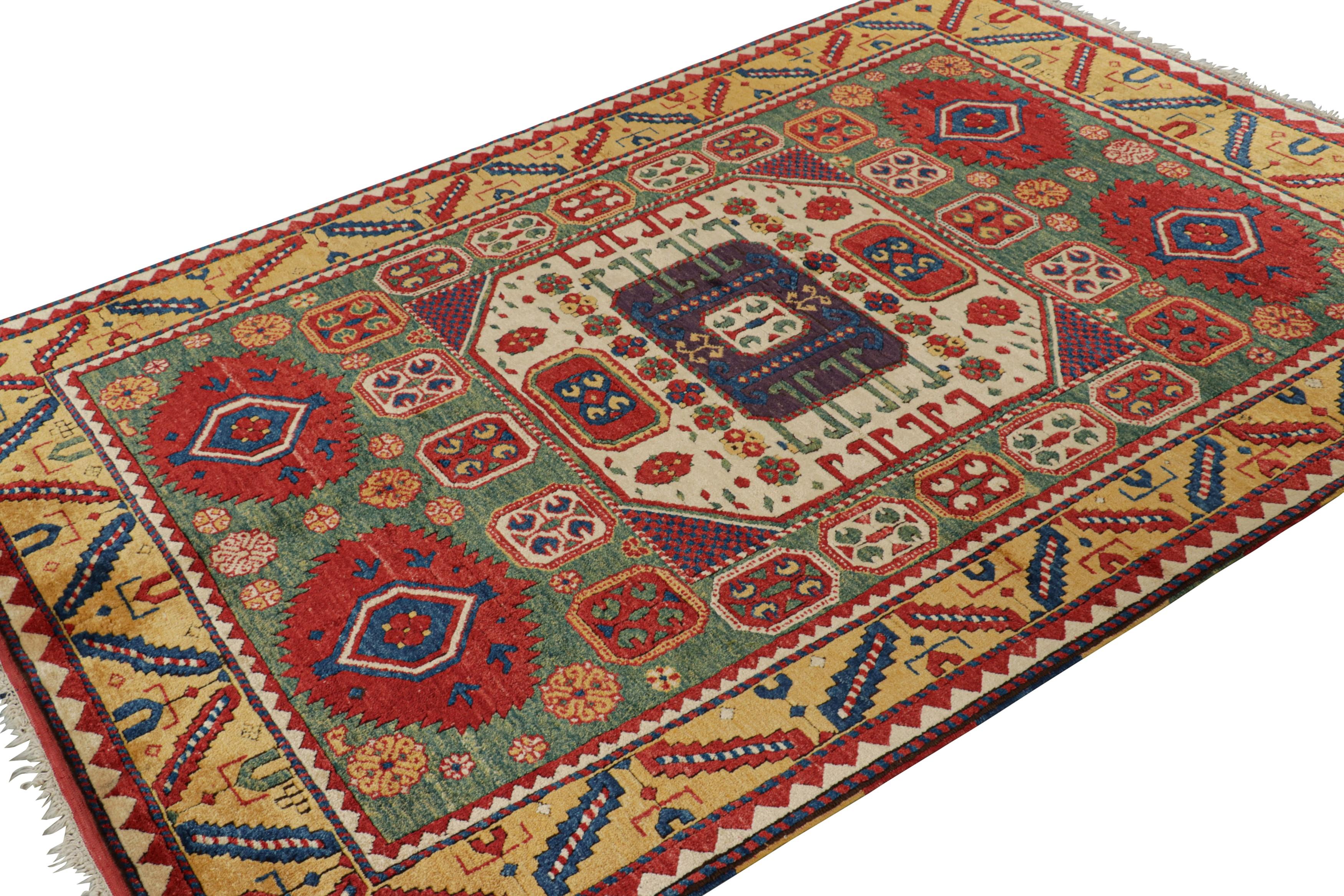 Vintage Stammeskunst-Läufer in Grün mit bunten Medaillons  Rug & Kilim im Zustand „Gut“ im Angebot in Long Island City, NY