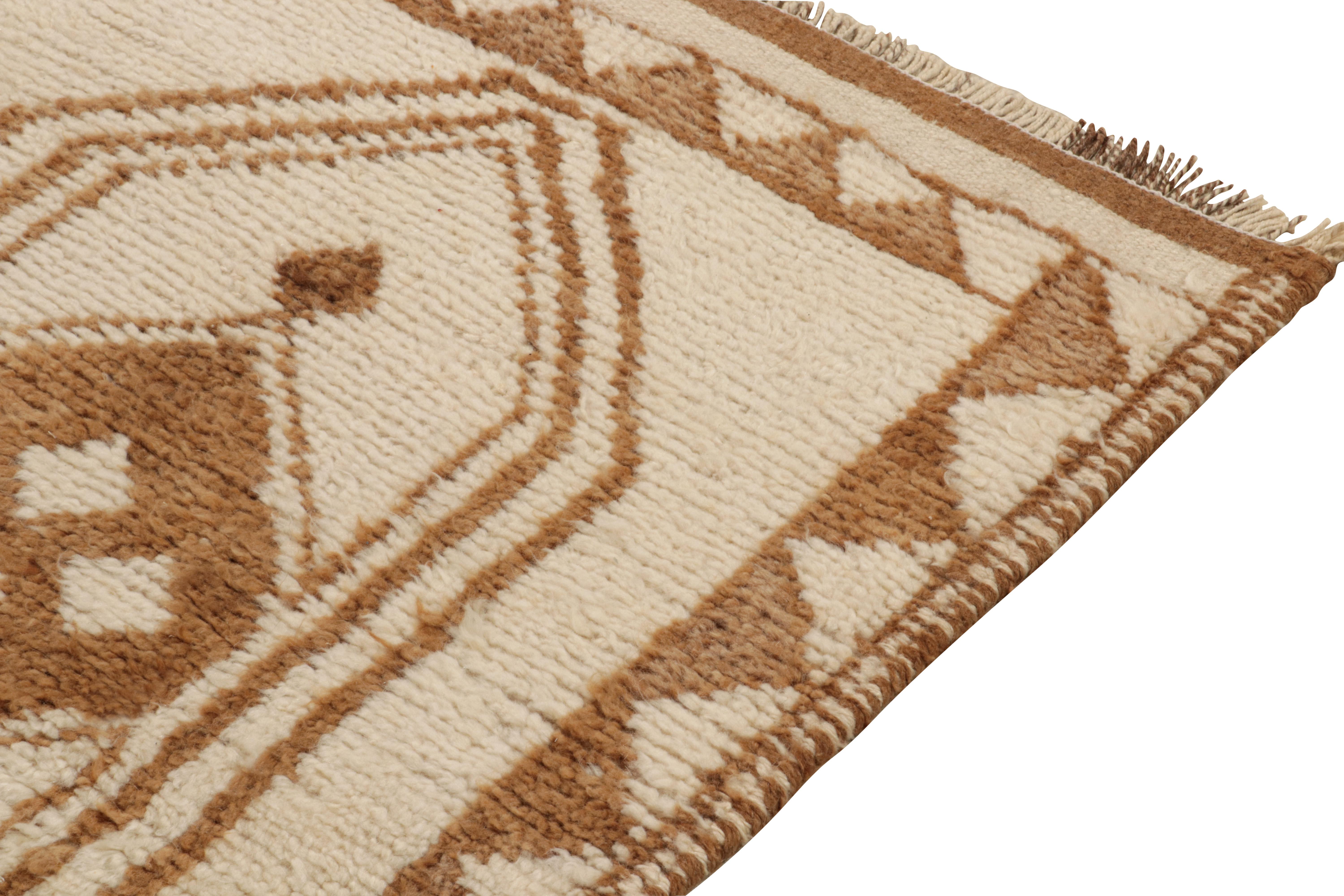 Vintage Tribal Runner in Off-White Beige-Brown Medallion Patterns by Rug & Kilim In Good Condition For Sale In Long Island City, NY