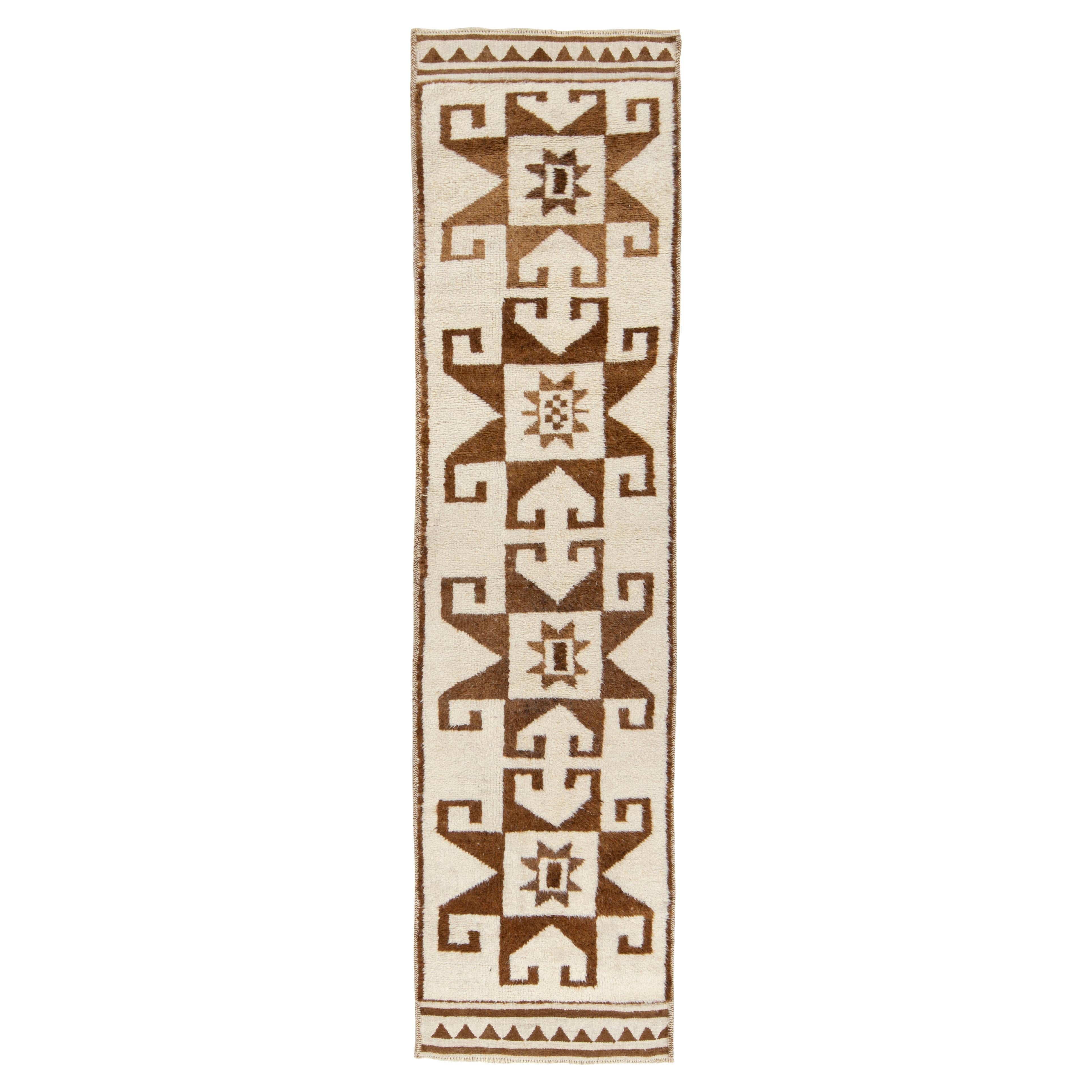 Tapis de couloir tribal vintage à motifs géométriques en médaillon blanc et beige-bleu