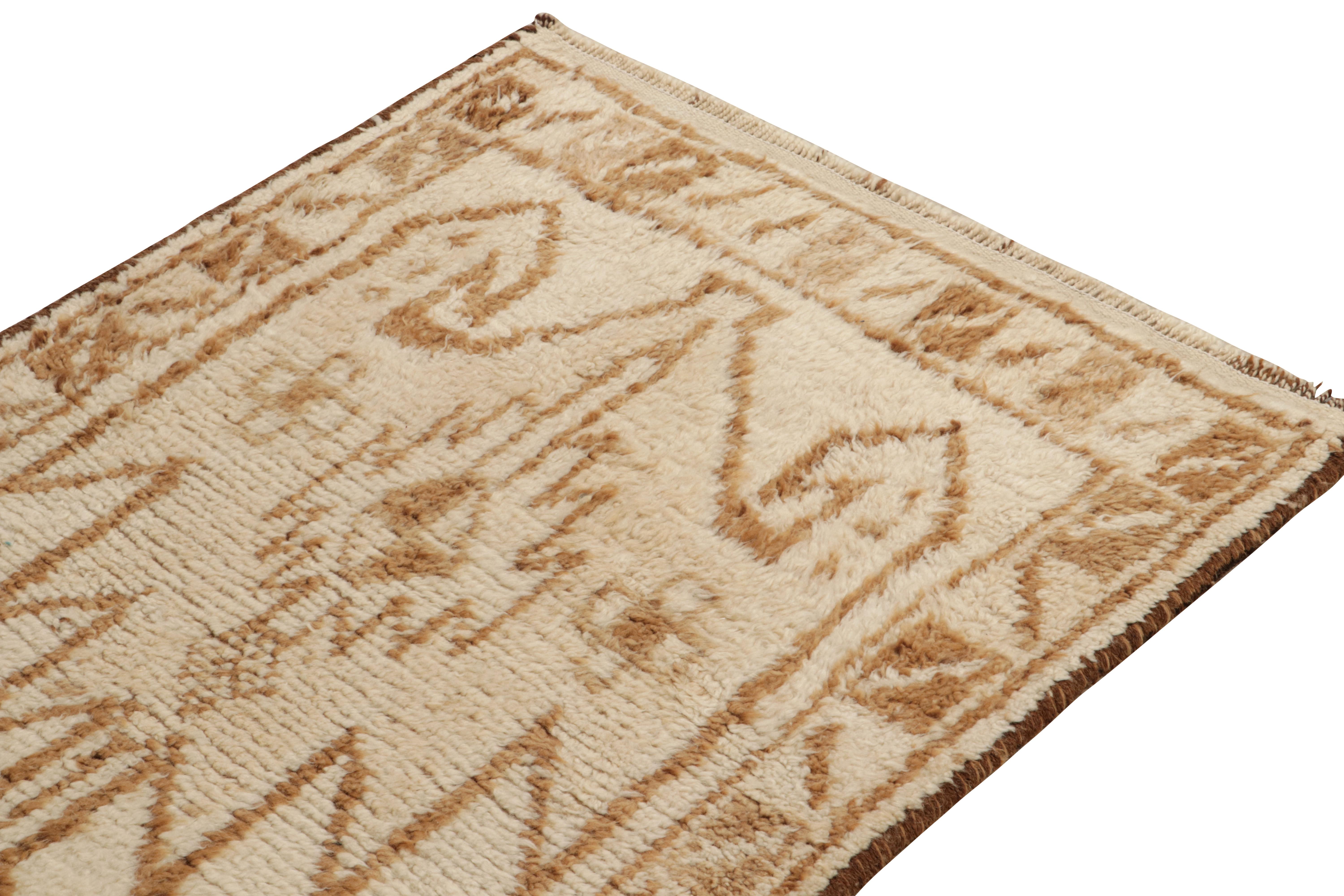 Hand-Knotted Vintage Tribal Runner in White & Beige-Brown Geometric Patterns, by Rug & Kilim