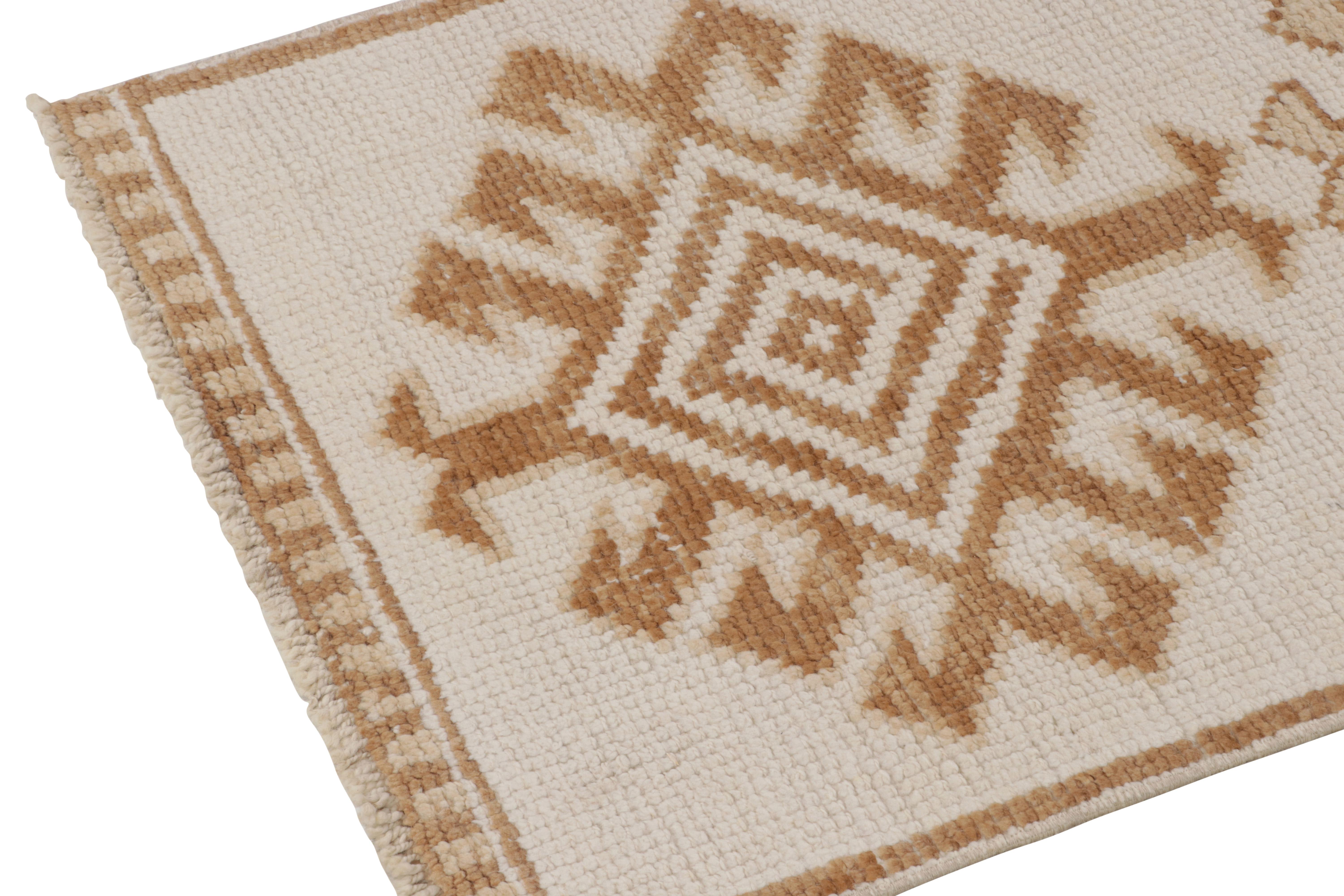 Vintage Tribal Runner in White & Brown Geometric Pattern by Rug & Kilim In Good Condition For Sale In Long Island City, NY