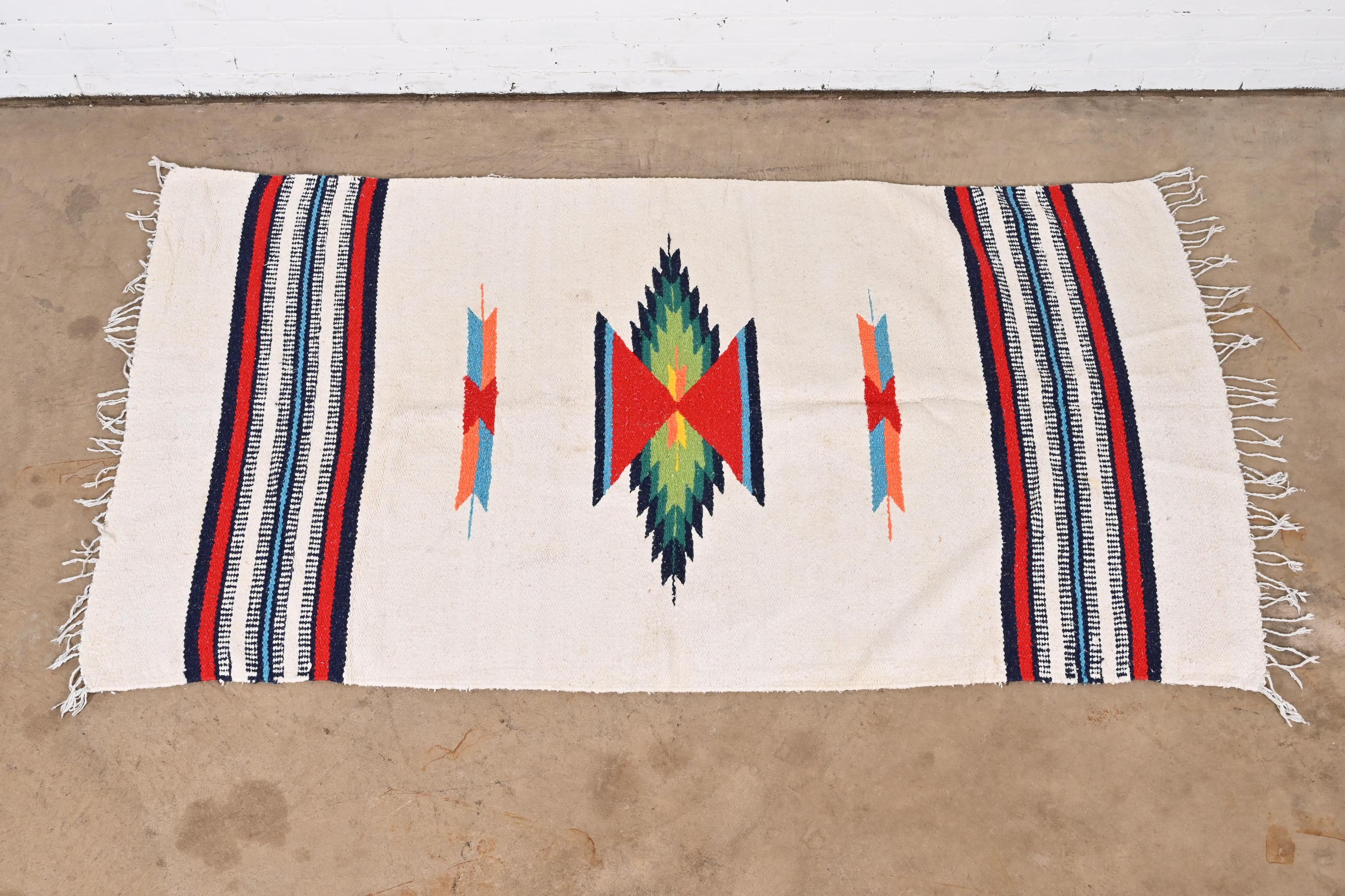 Vintage Tribal Southwest Navajo Style Rug In Good Condition In South Bend, IN