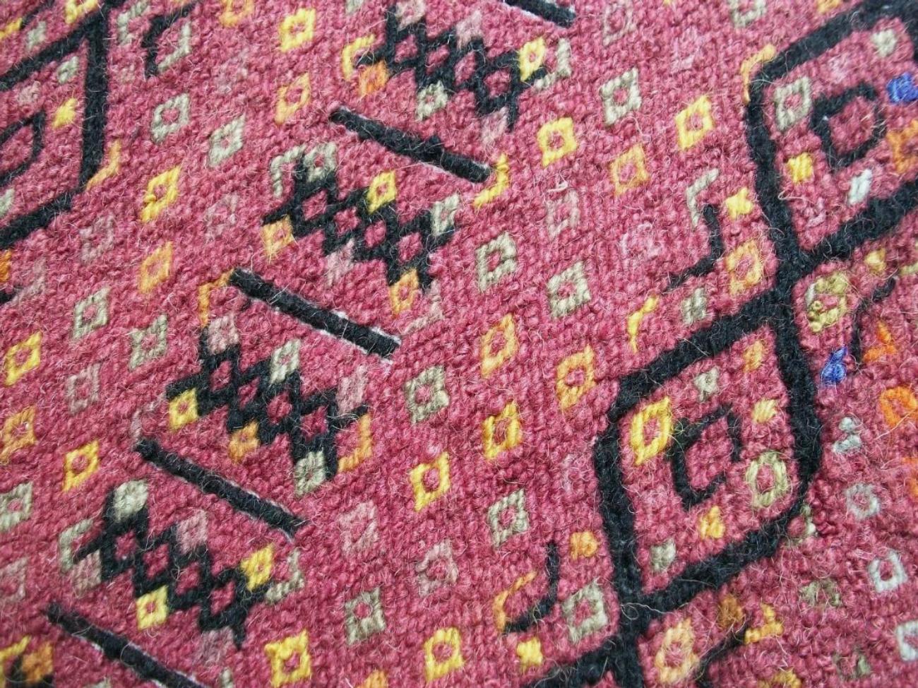 Fait main Broderie vintage de style tribal - Hand Made - 100% laine - Fin du 20ème siècle en vente
