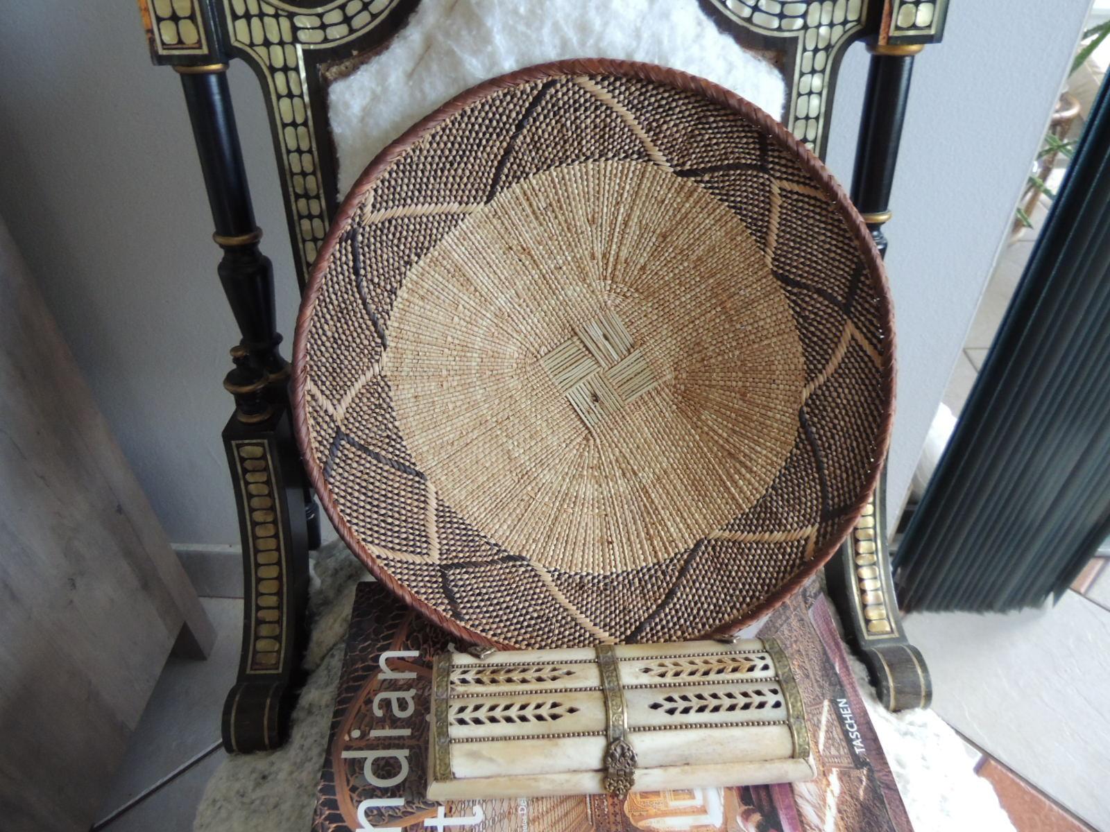 Late 20th Century Vintage Tribal Tan and Brown Woven Round African Basket