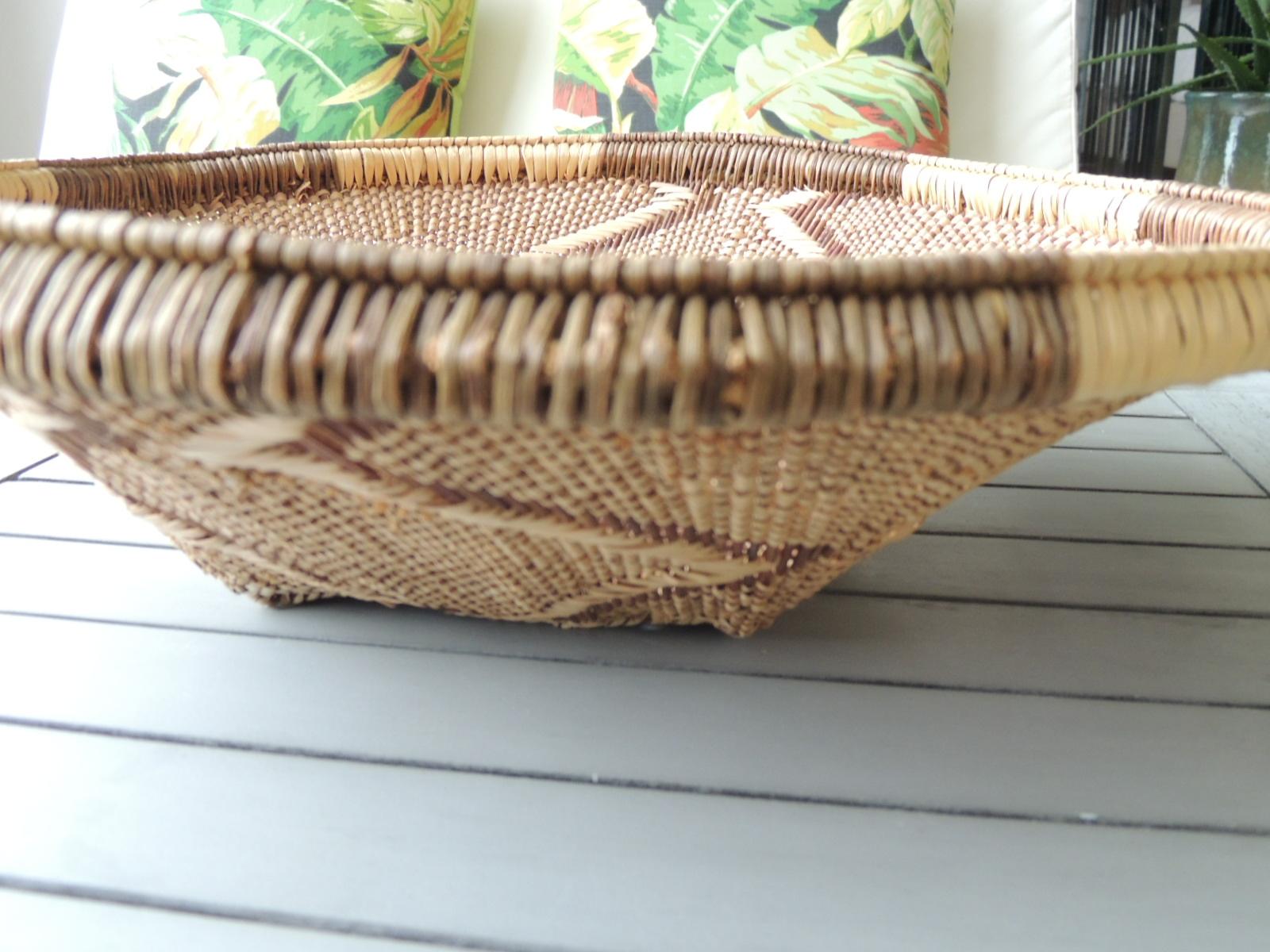 Natural Fiber Vintage Tribal Tan and Brown Woven Round African Basket