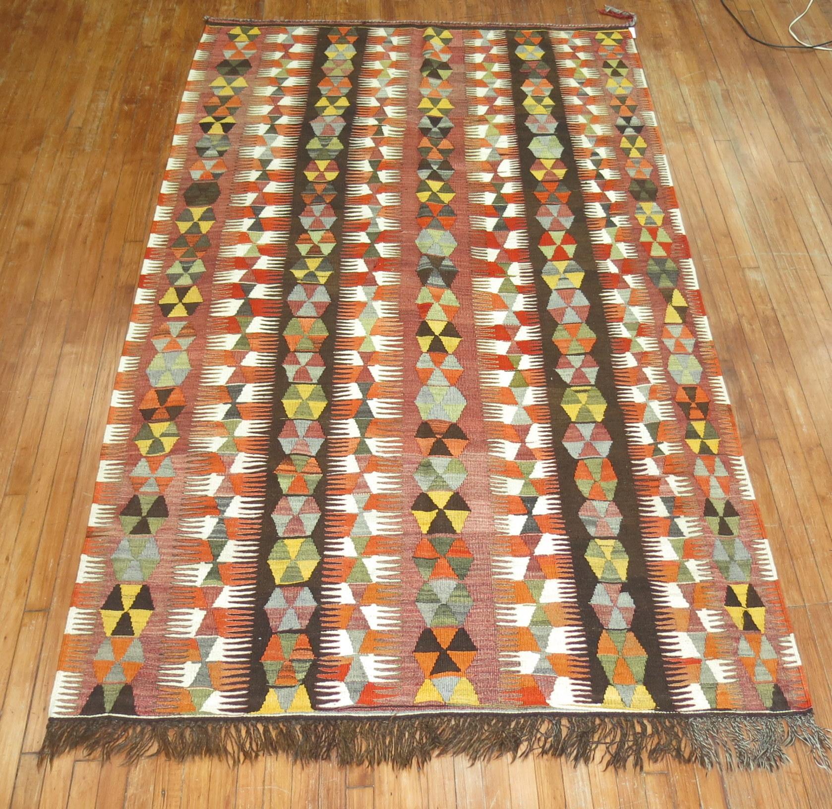 Vintage Tribal Turkish Kilim In Good Condition For Sale In New York, NY