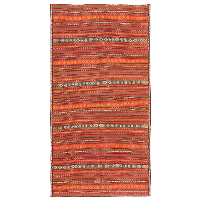 Vintage Tribal Turkish Kilim Rug. Size: 5 ft 3 in x 10 ft 3 in For Sale