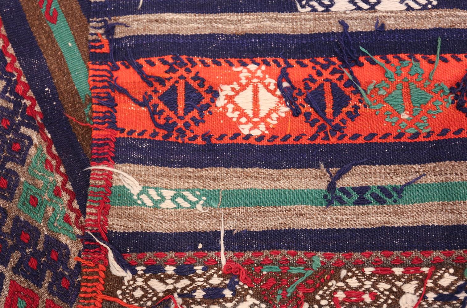Vintage Tribal Turkish Kilim. Size: 5 ft 3 in x 9 ft 2 in 2