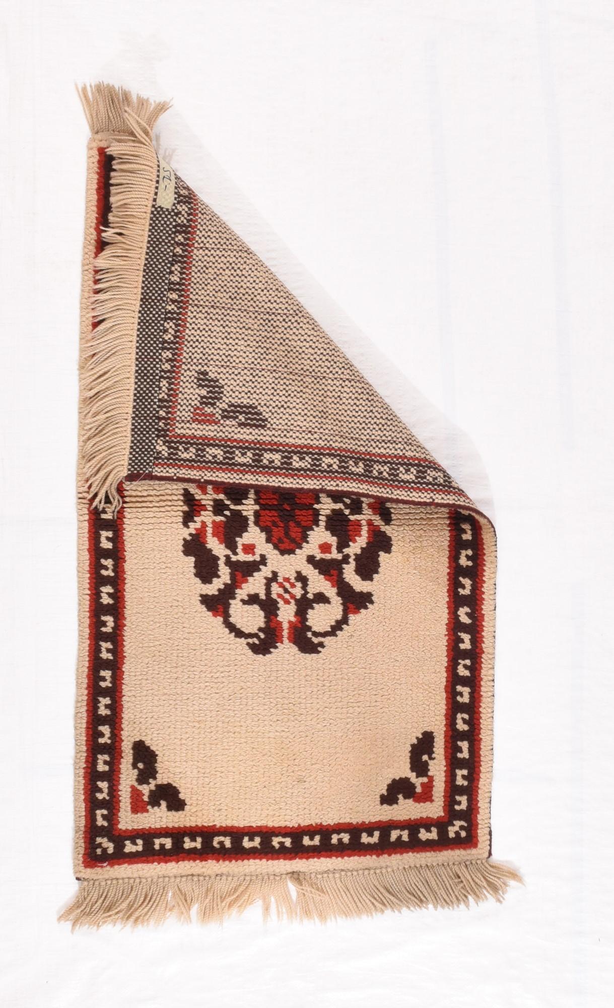 Vintage Tribal Turkish Rug, measures: 2'6'' x 4'6''.