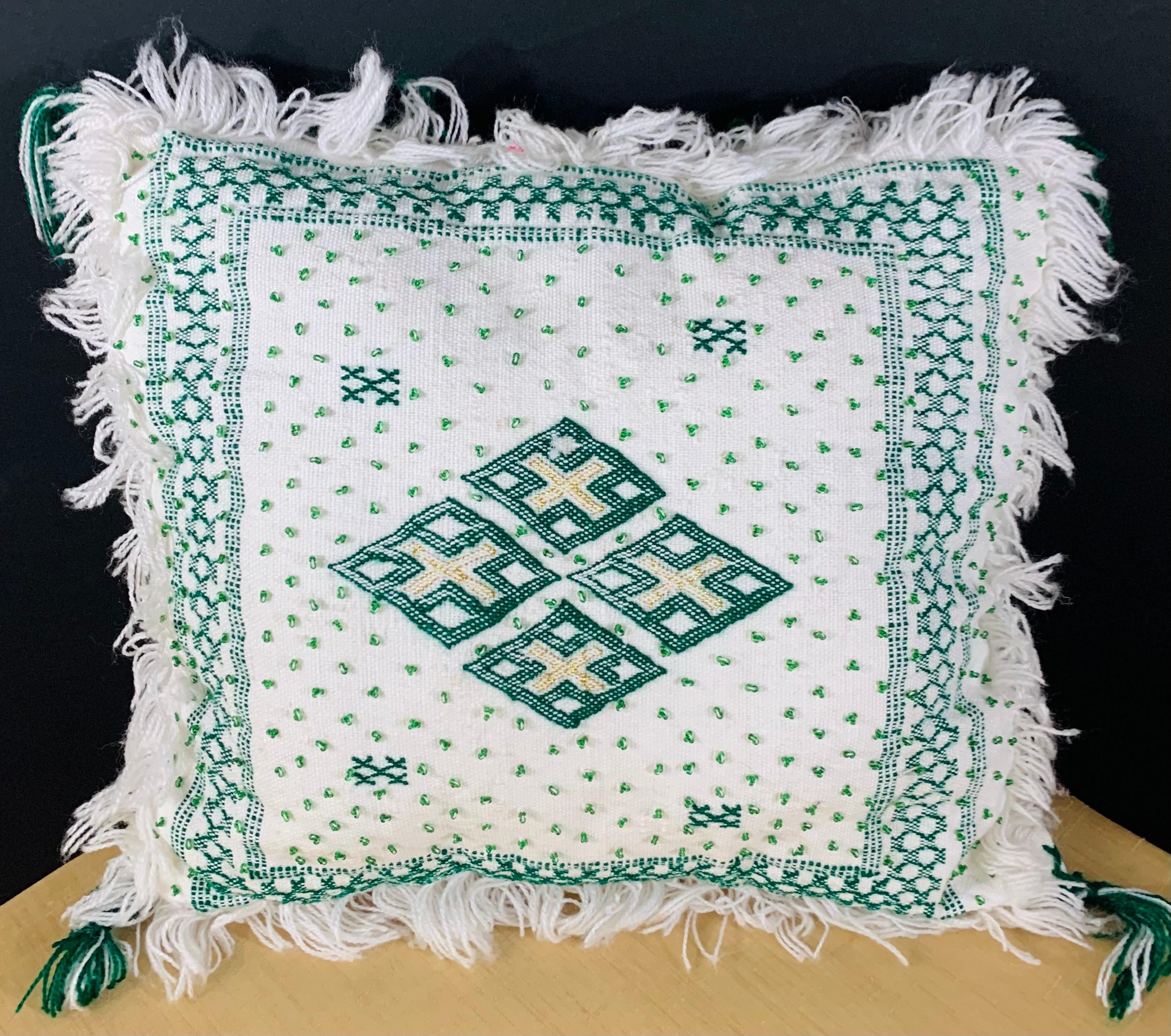 Vintage Tribal White and Green Wedding Pillow, a Pair In Good Condition In Plainview, NY