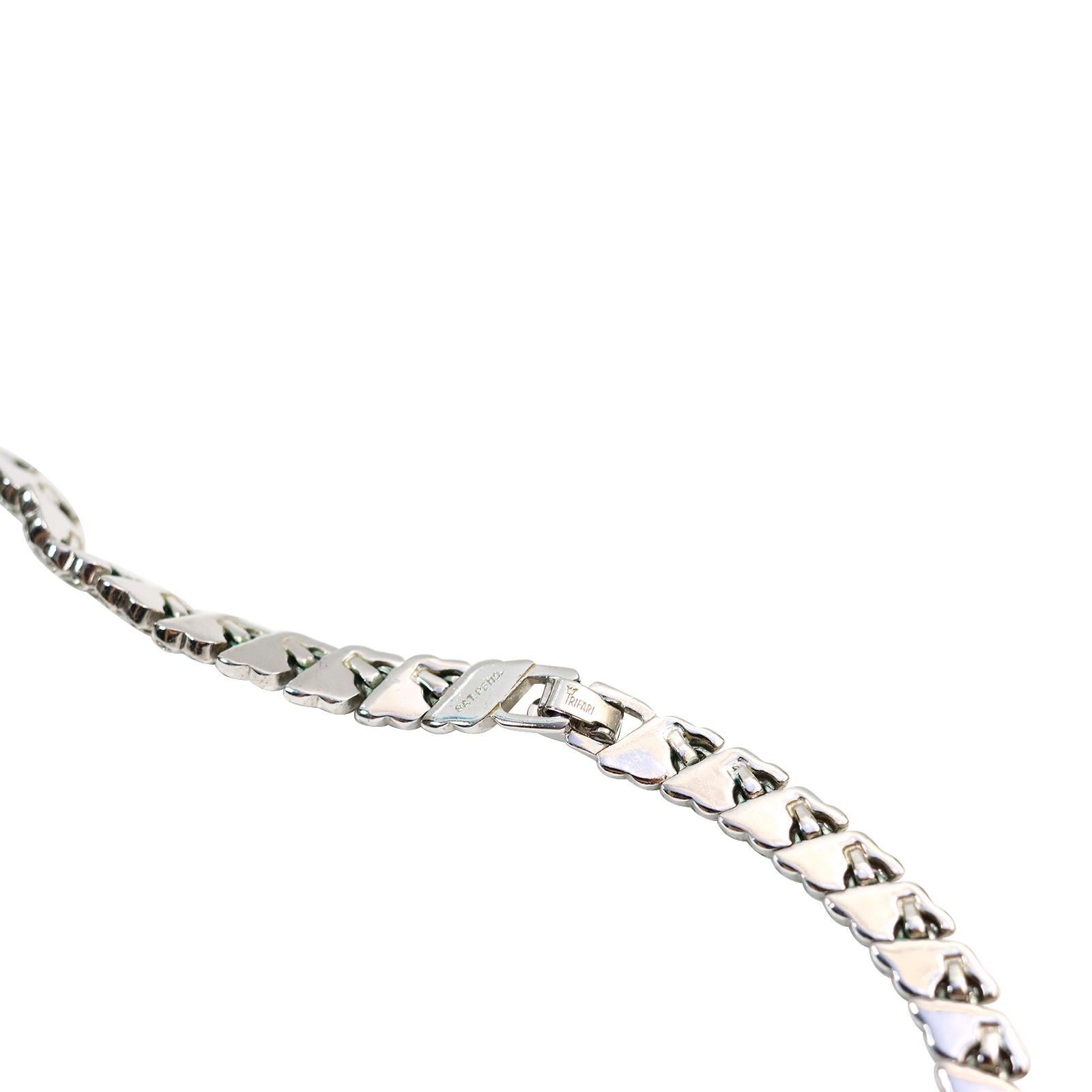 Vintage Trifari Baguette Tennis Necklace Choker circa 1960s In Good Condition For Sale In New York, NY